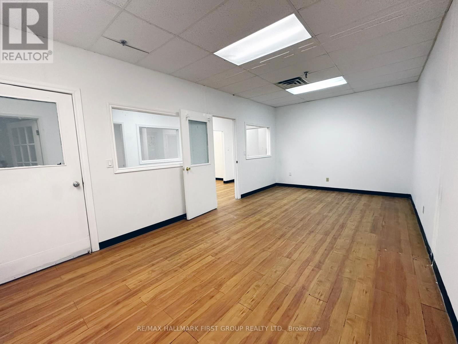 5 - 126 COMMERCIAL AVENUE Image 8