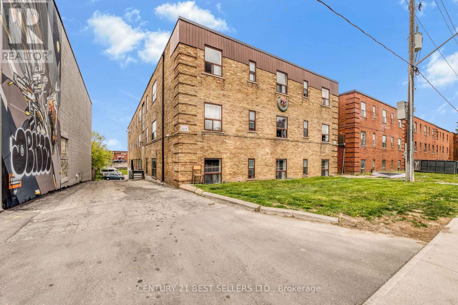 990 O'CONNOR DRIVE Image 1
