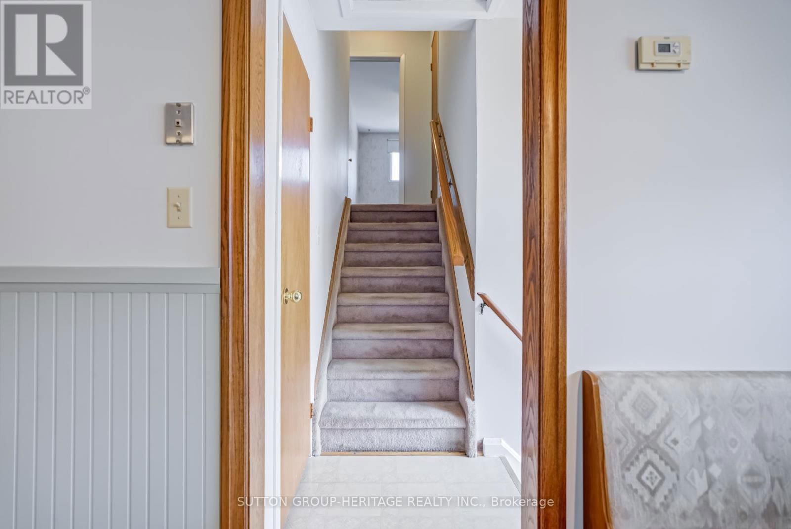 468 TENNYSON COURT Image 14