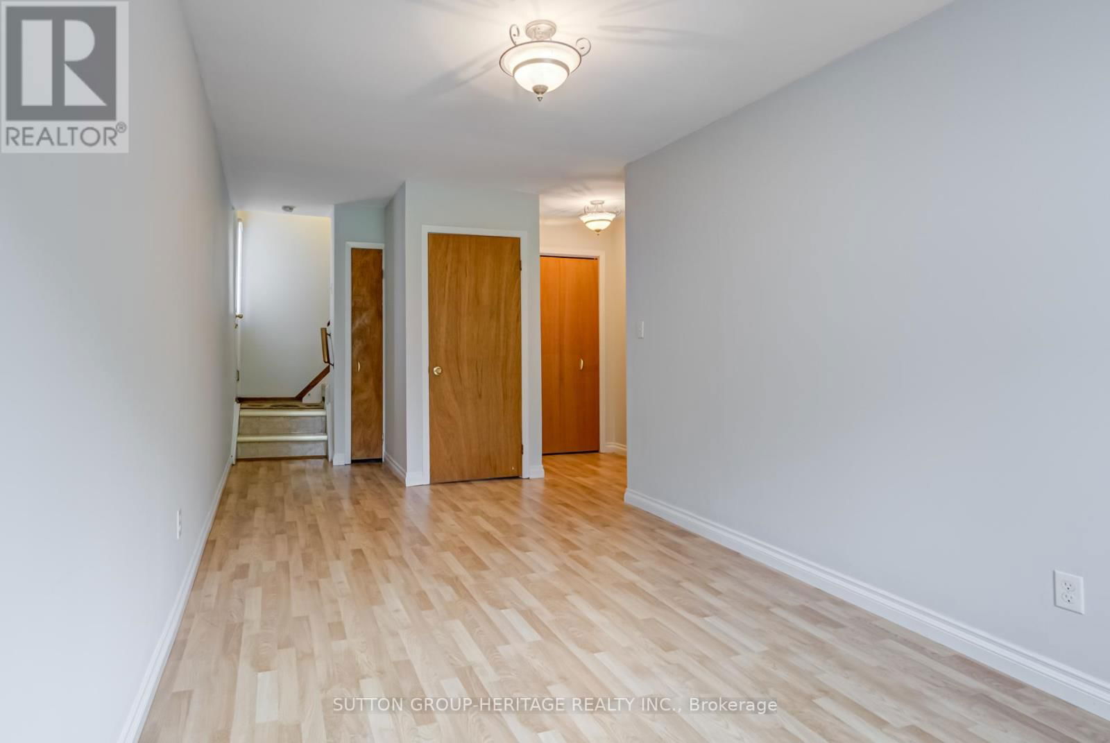 468 TENNYSON COURT Image 22