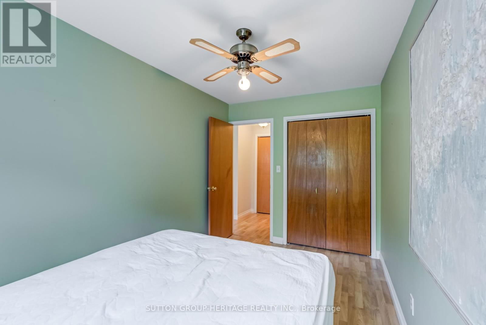 468 TENNYSON COURT Image 24