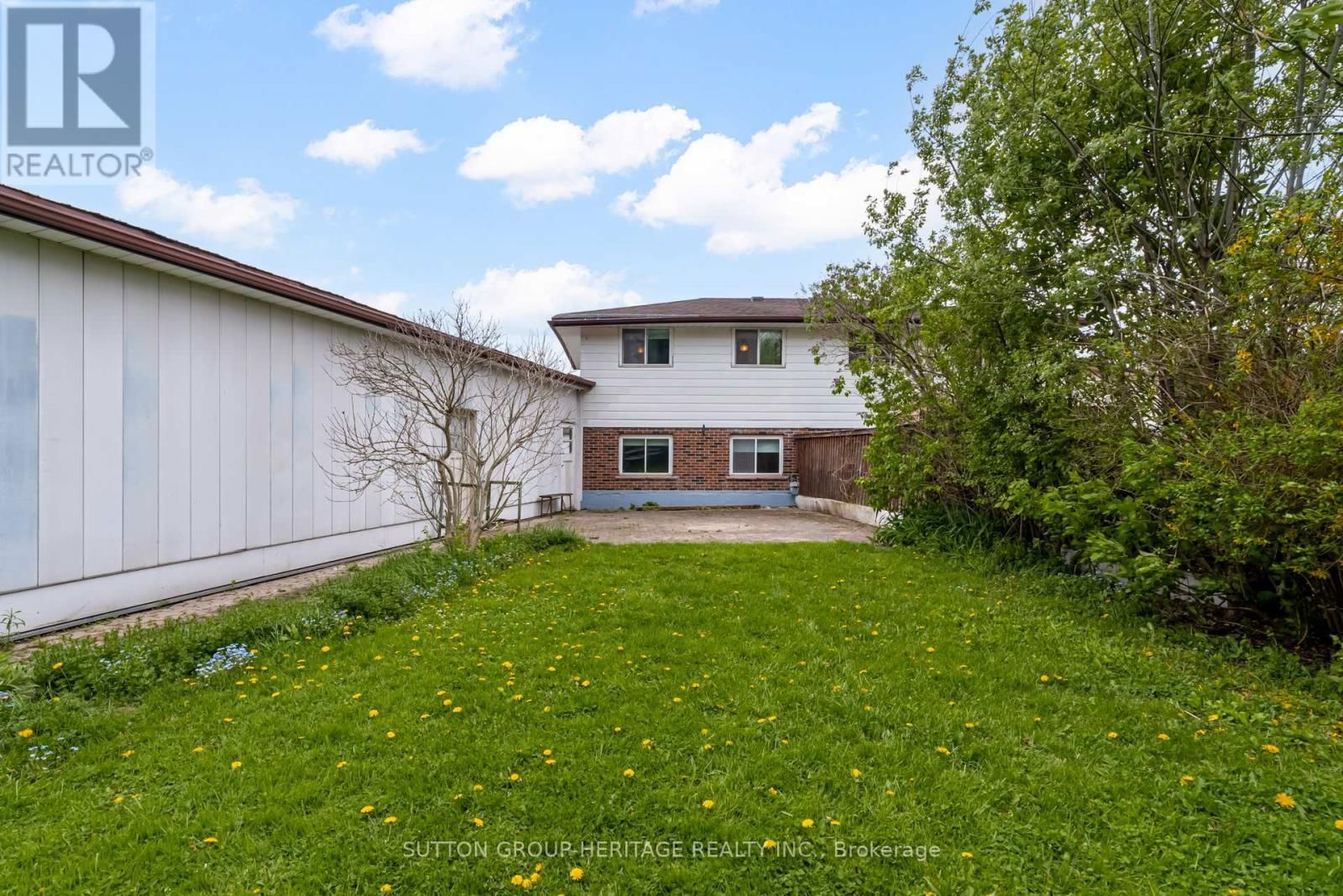 468 TENNYSON COURT Image 27