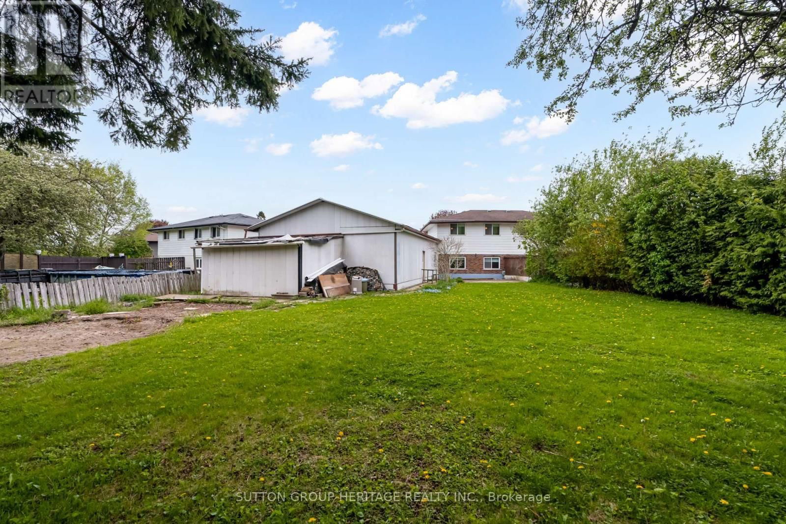 468 TENNYSON COURT Image 30