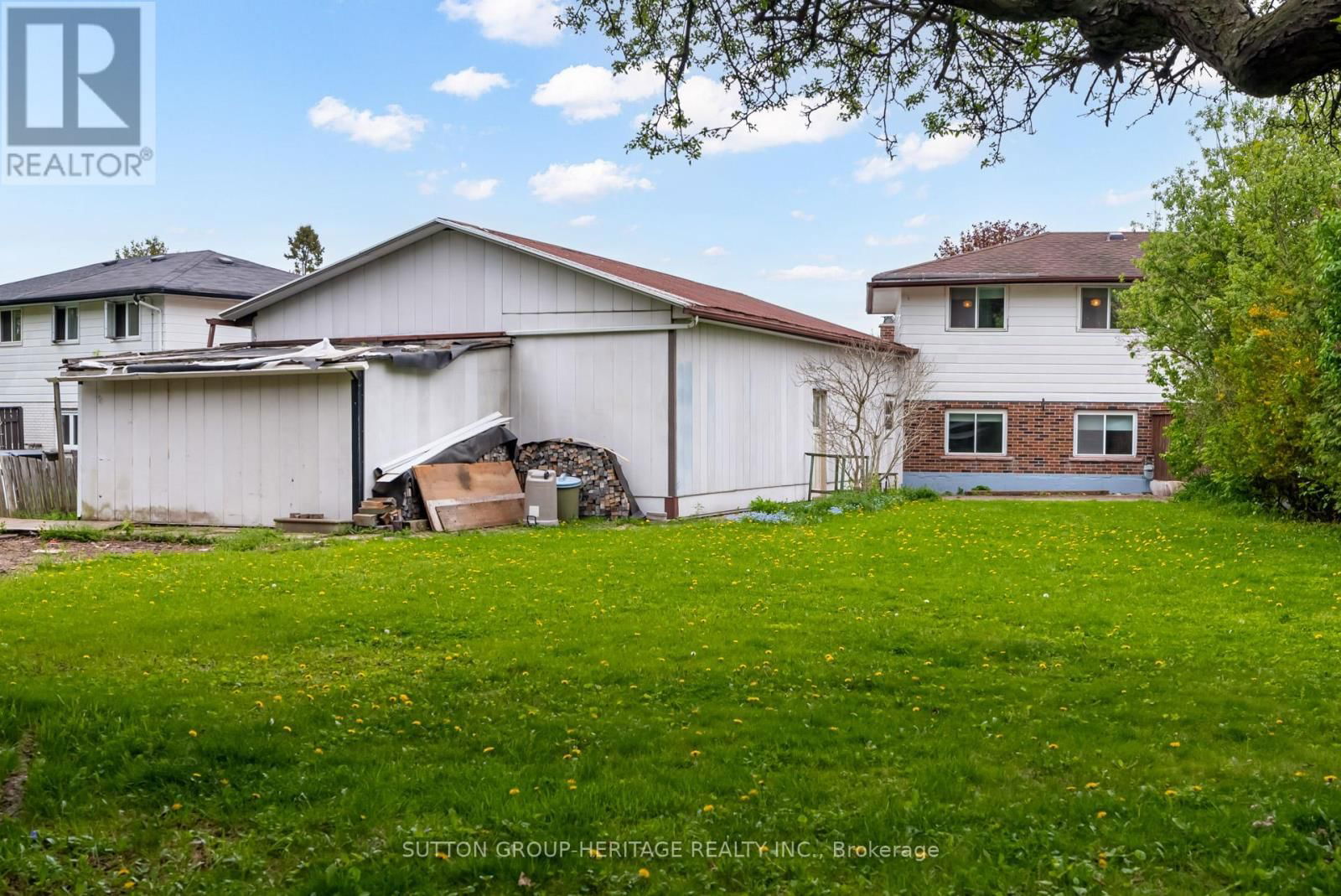 468 TENNYSON COURT Image 31
