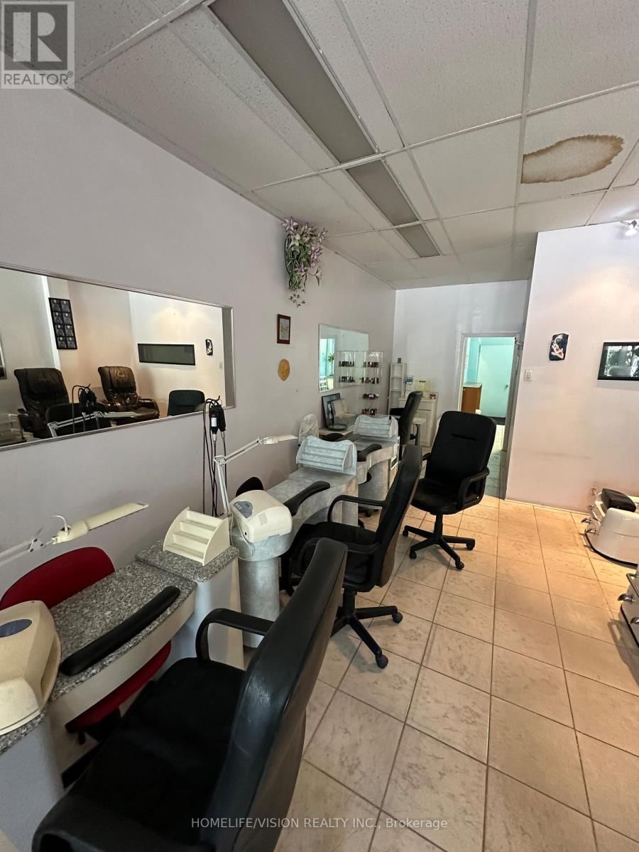 2877 ST CLAIR AVENUE EAST Image 6
