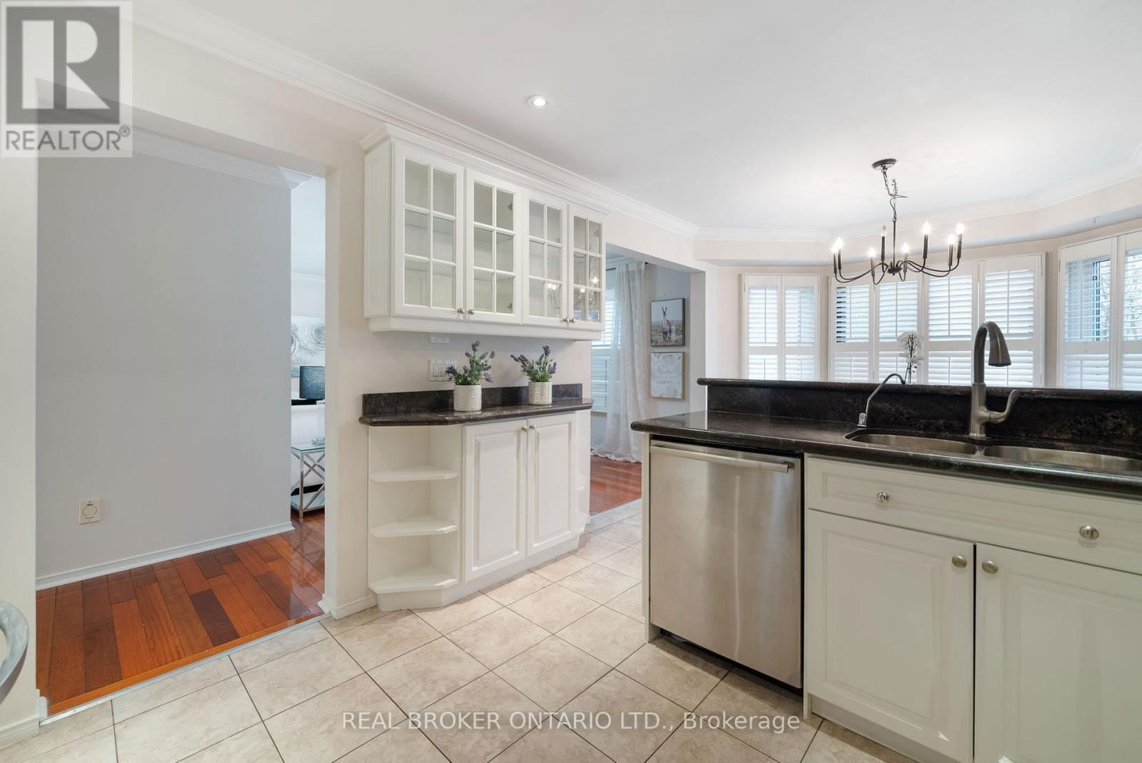 4042 ELLESMERE ROAD Image 10