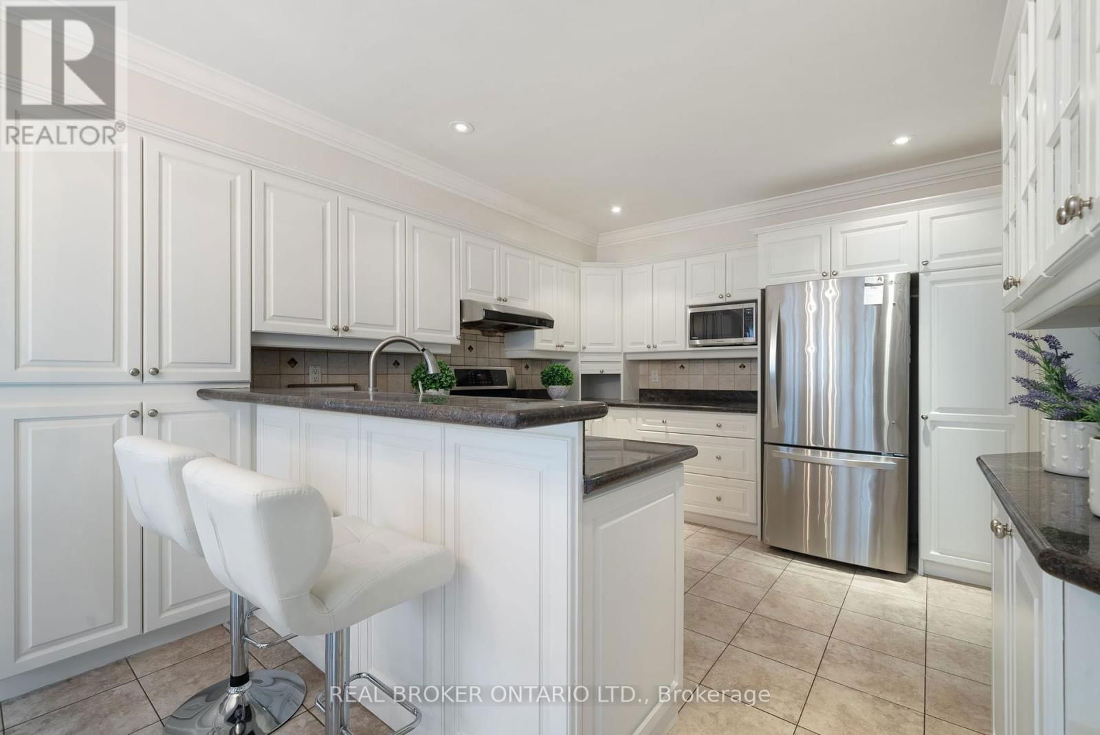 4042 ELLESMERE ROAD Image 13