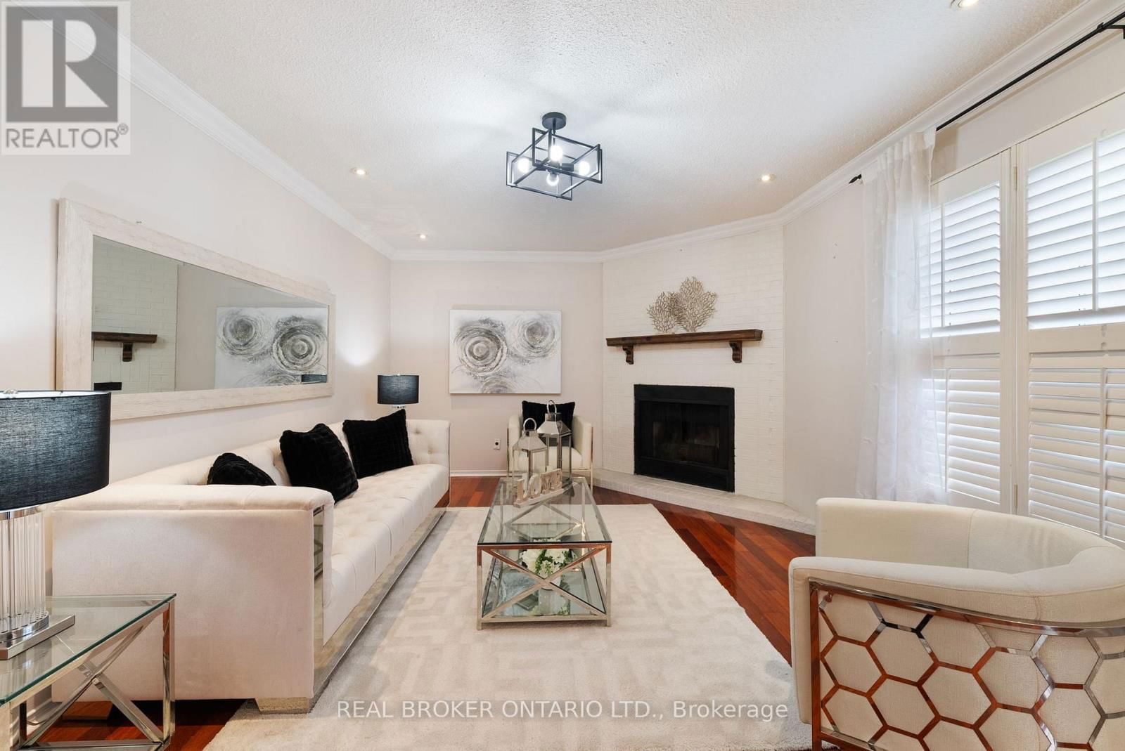 4042 ELLESMERE ROAD Image 17