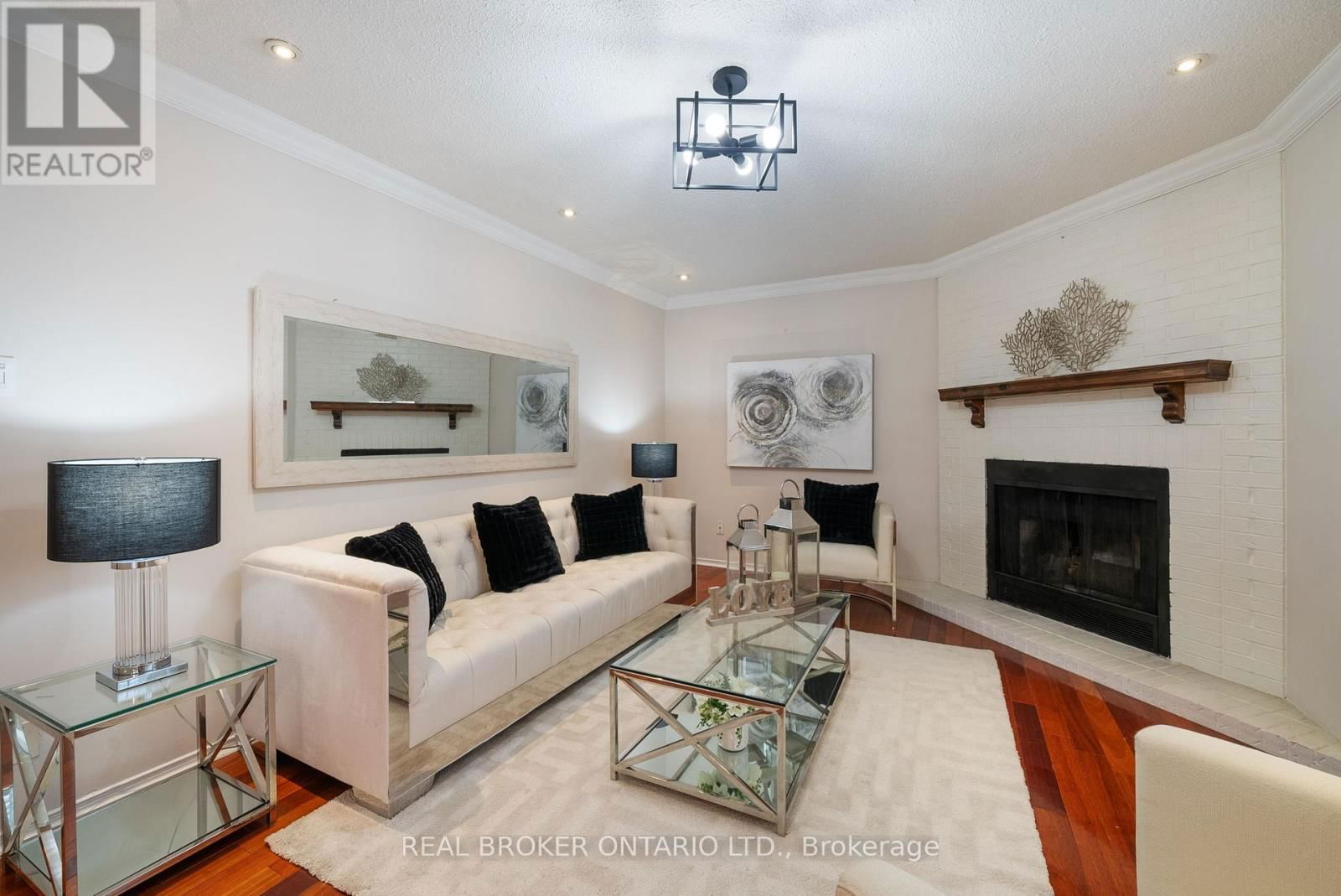 4042 ELLESMERE ROAD Image 18