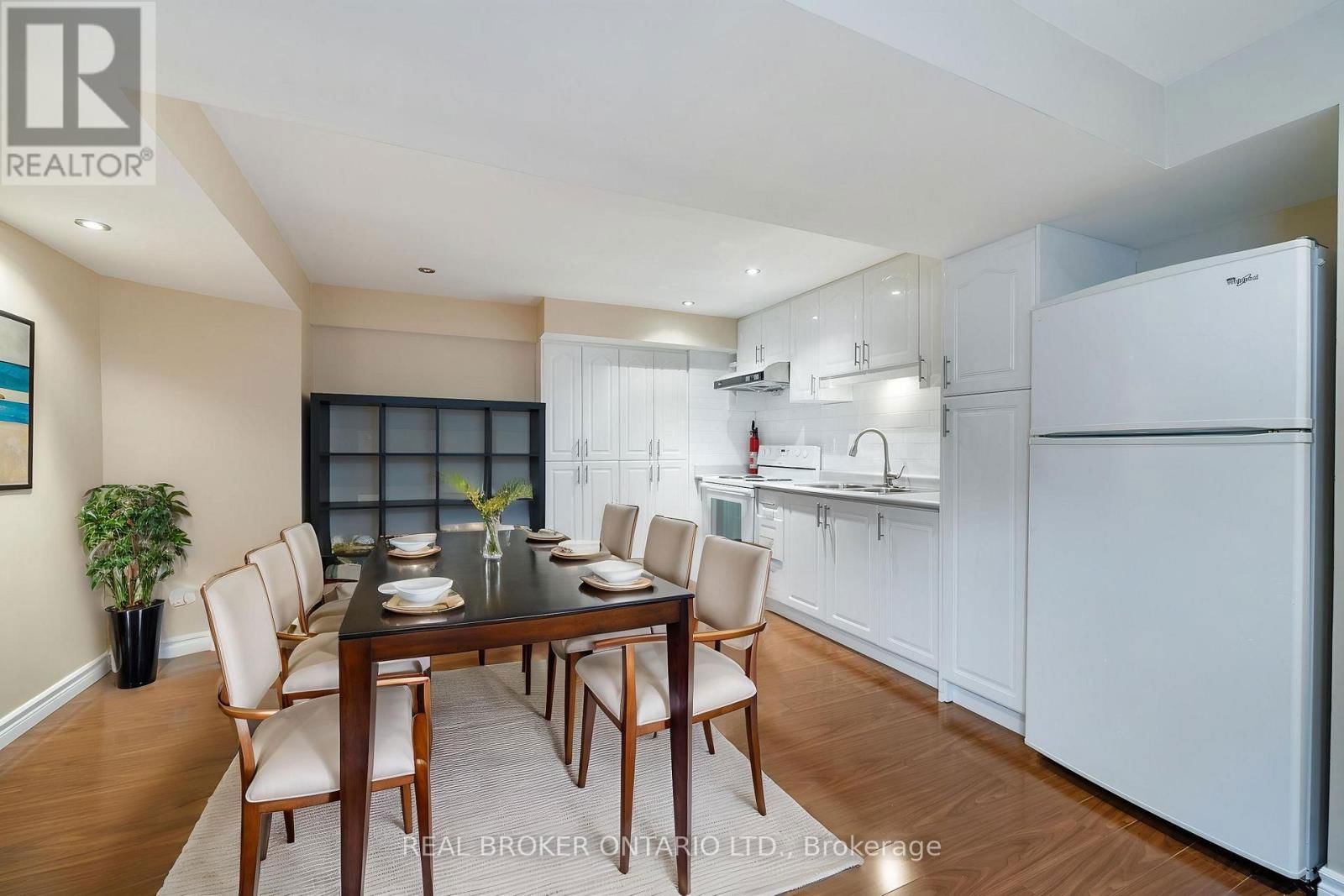 4042 ELLESMERE ROAD Image 31