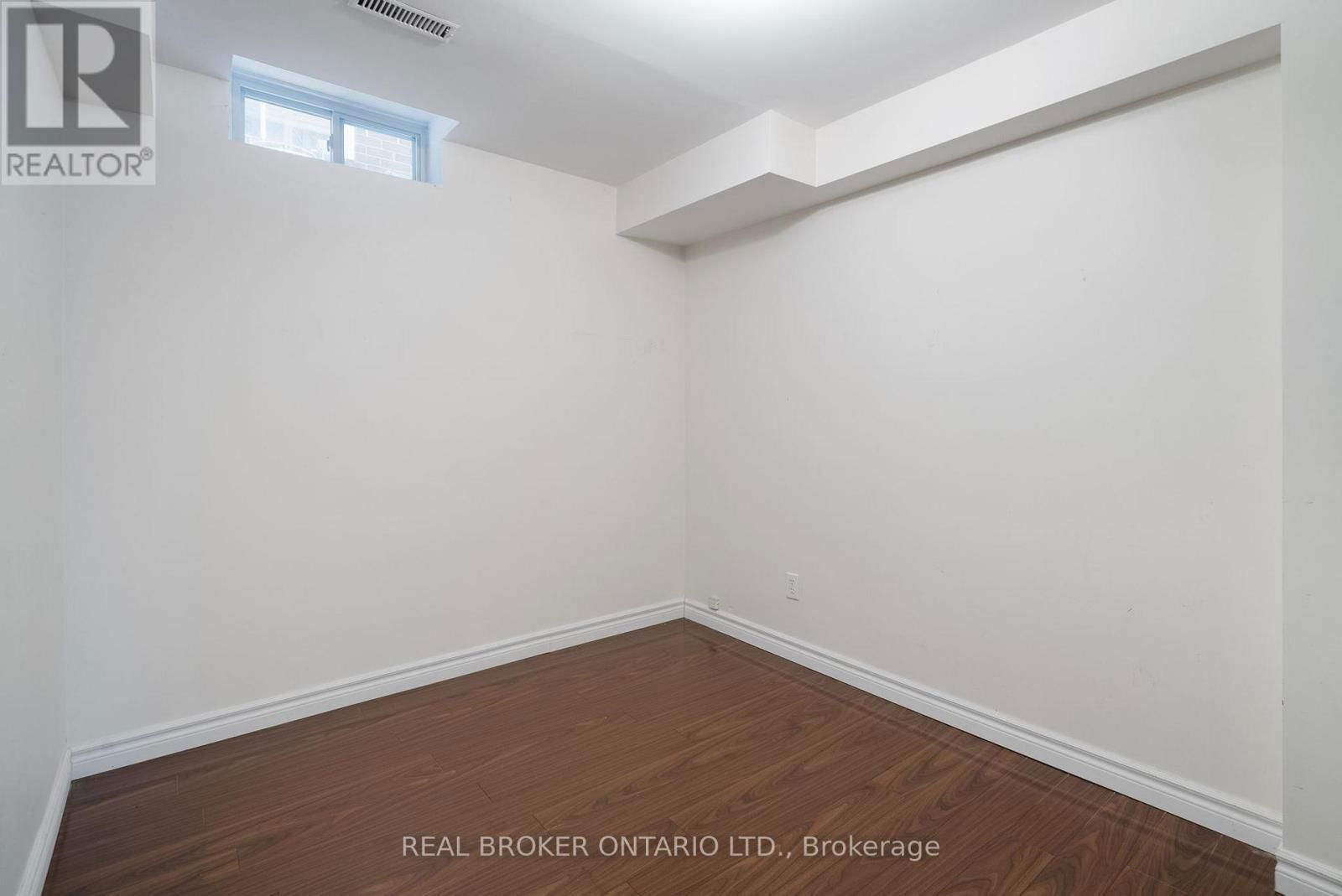 4042 ELLESMERE ROAD Image 34