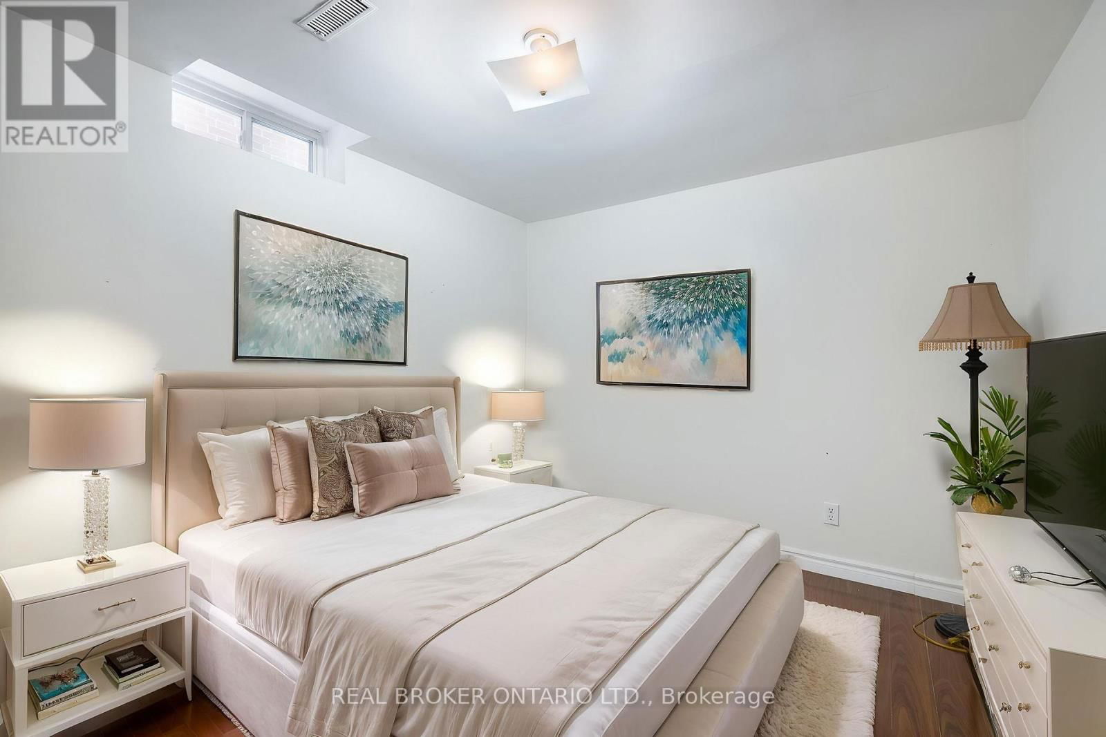 4042 ELLESMERE ROAD Image 35