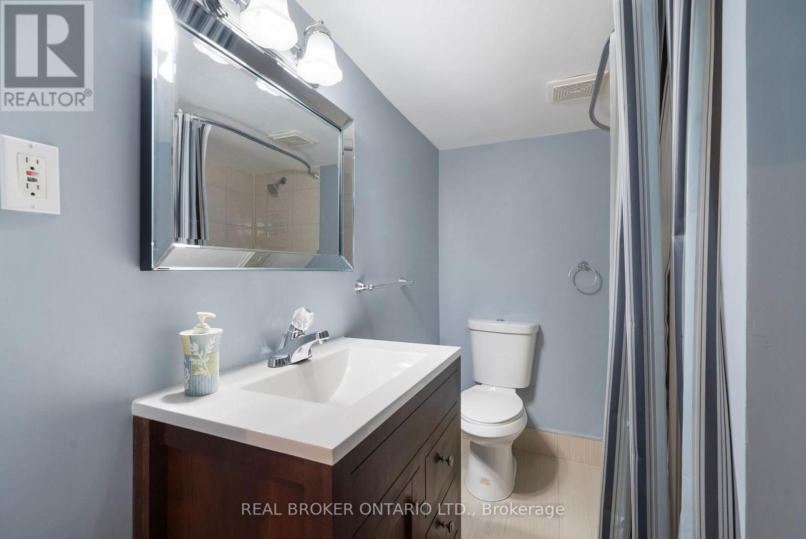 4042 ELLESMERE ROAD Image 37