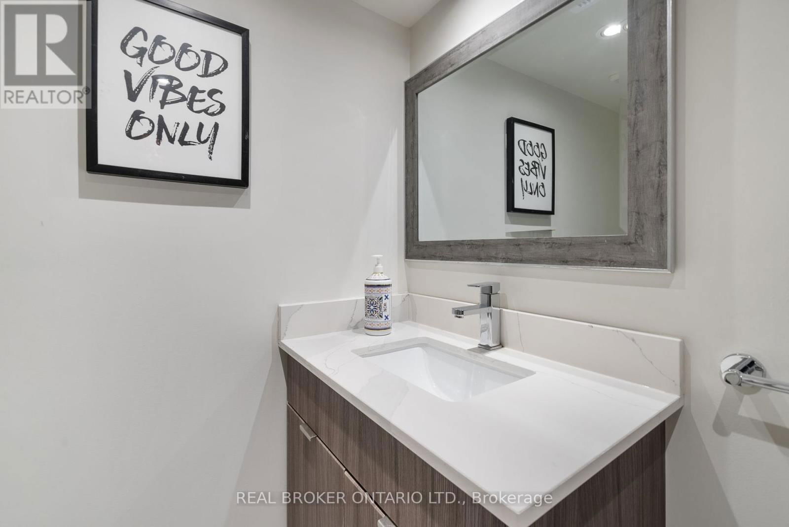 4042 ELLESMERE ROAD Image 43
