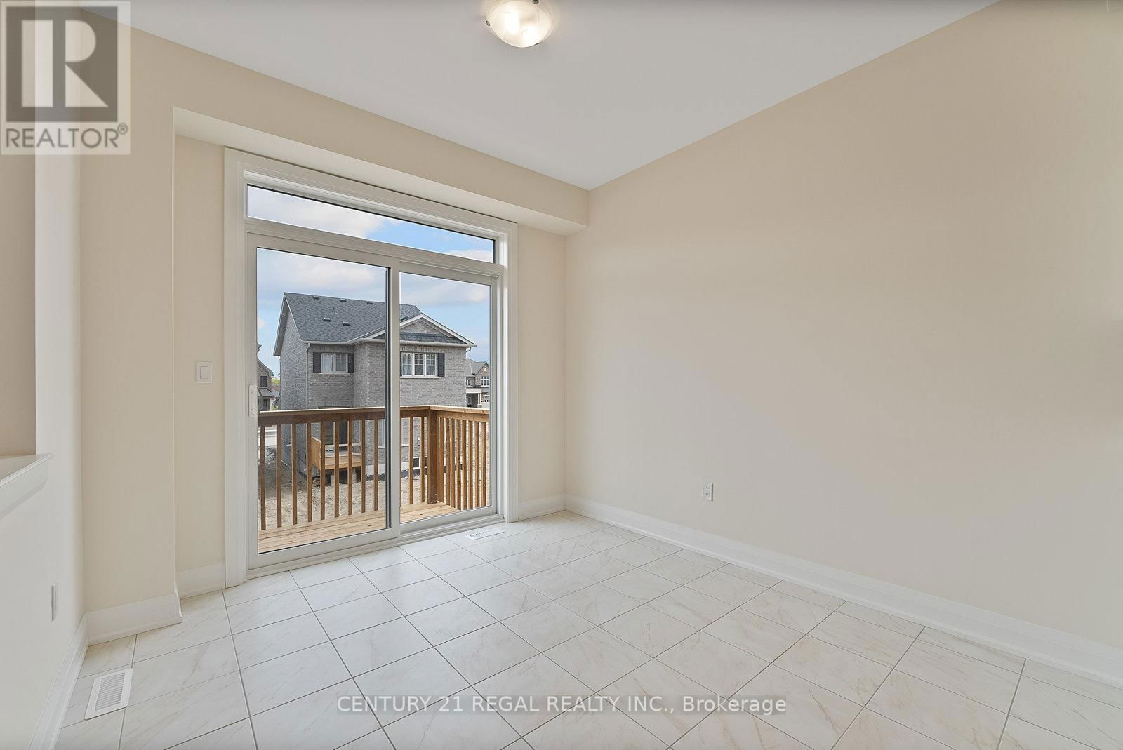 53 NORTH GARDEN BOULEVARD Image 22