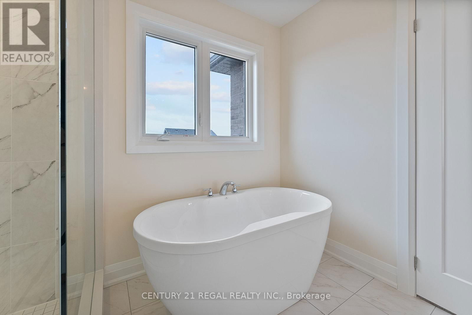 53 NORTH GARDEN BOULEVARD Image 38