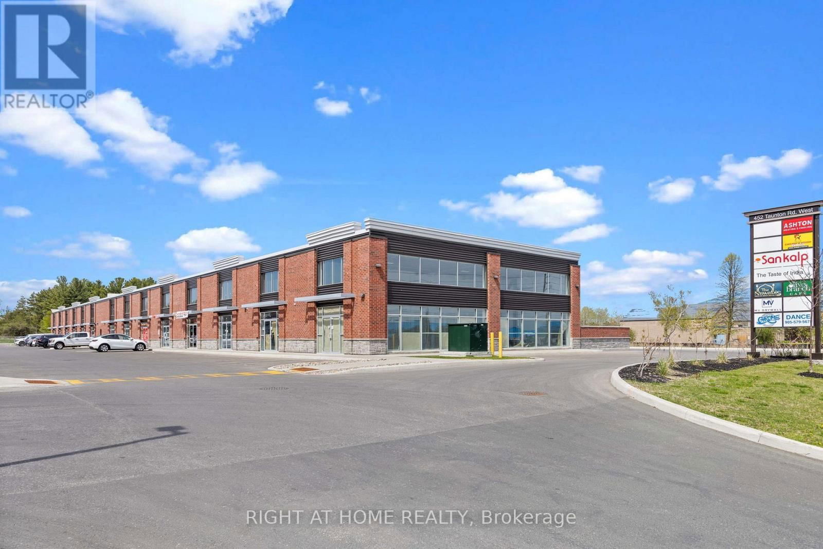 11 - 452 TAUNTON ROAD Image 2