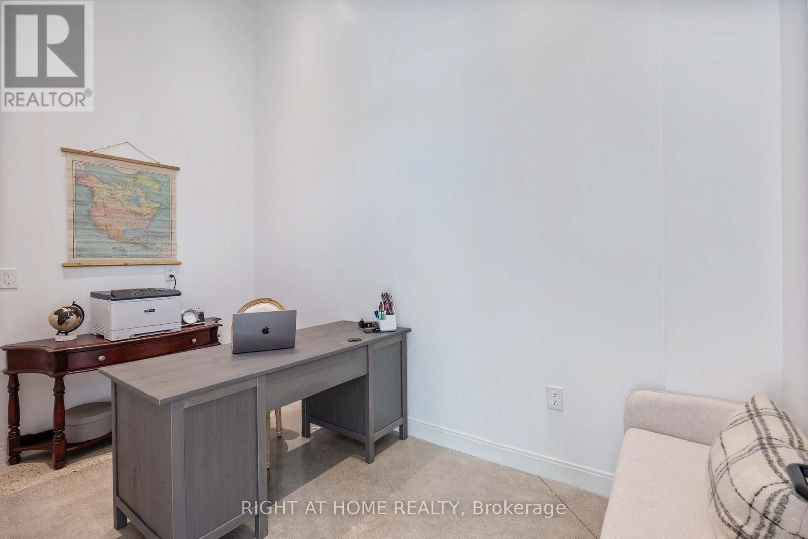 11 - 452 TAUNTON ROAD Image 9