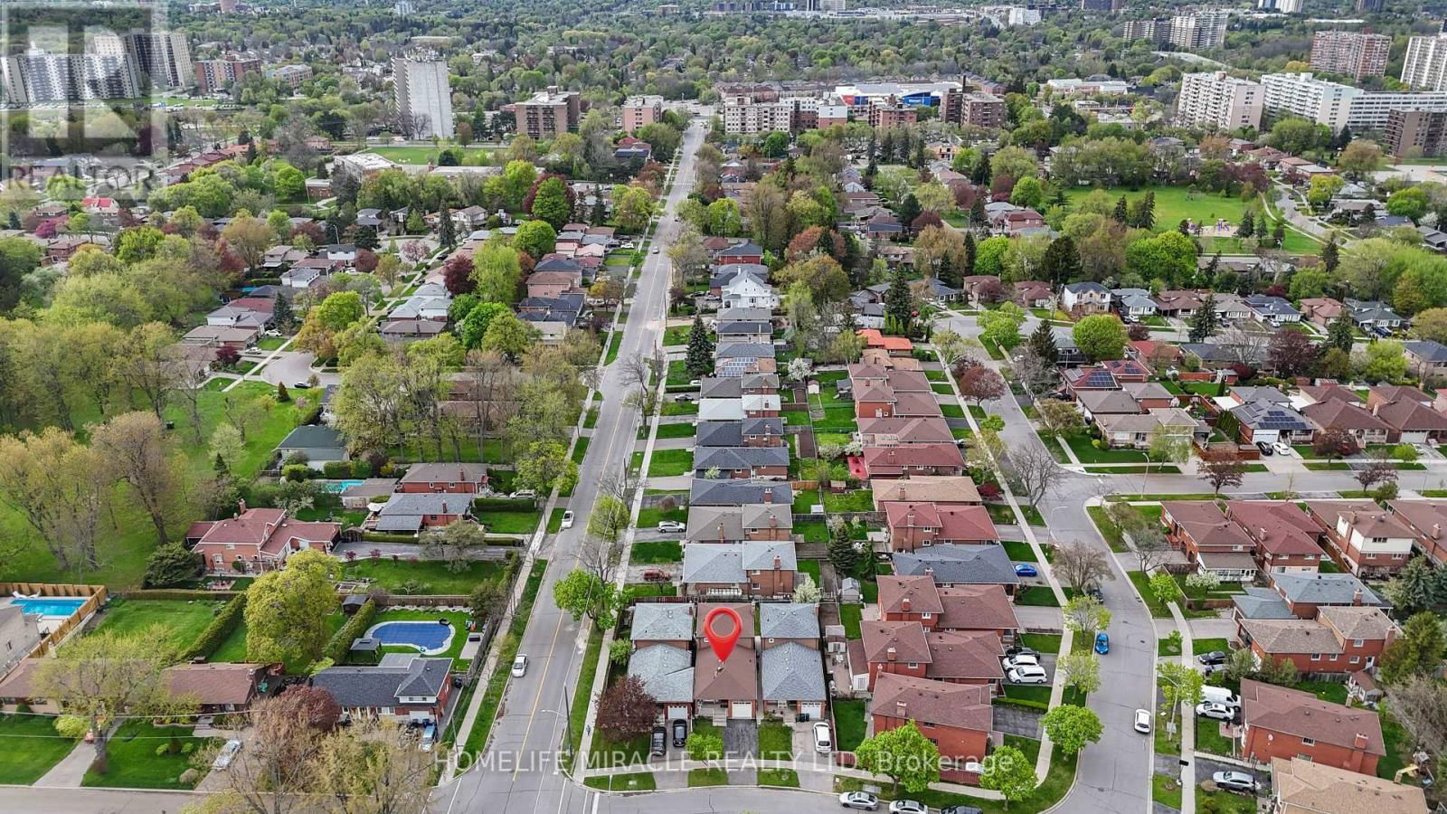 4 GREENDOWNS DRIVE Image 1