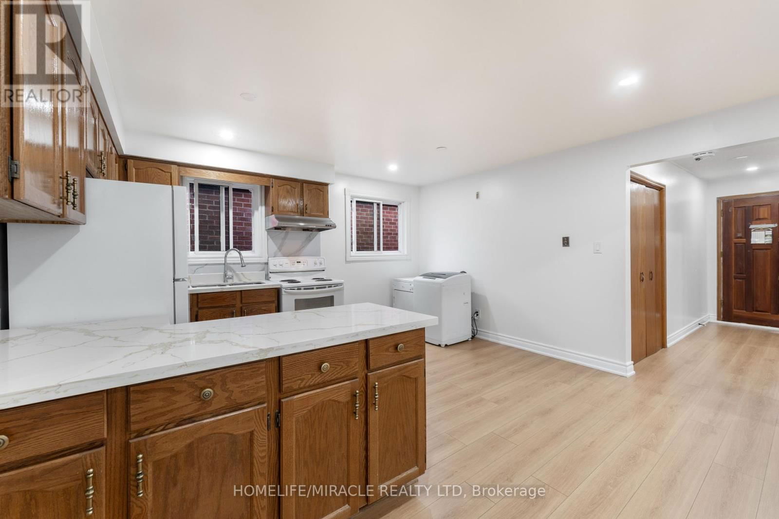 4 GREENDOWNS DRIVE Image 13