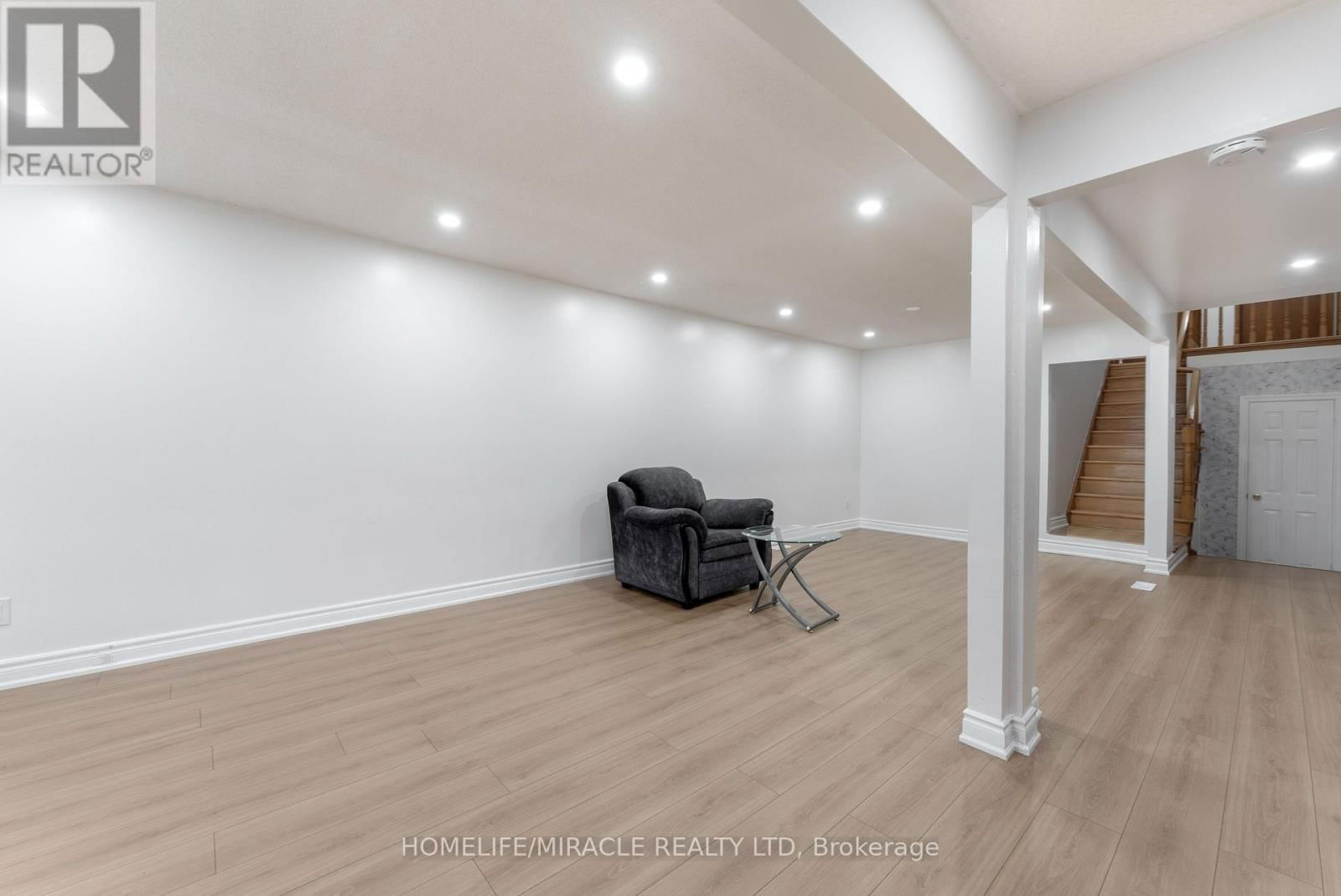 4 GREENDOWNS DRIVE Image 14