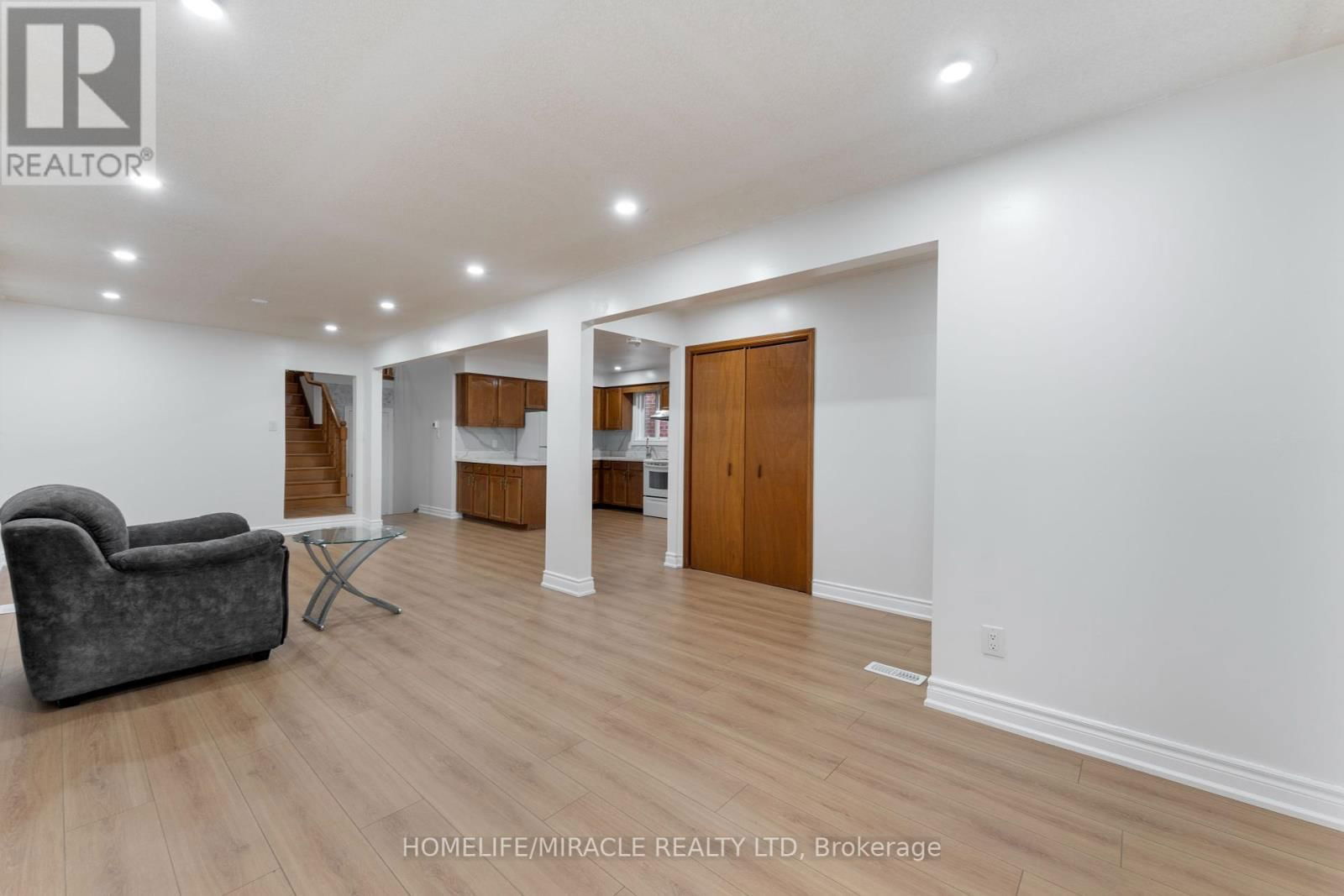 4 GREENDOWNS DRIVE Image 15