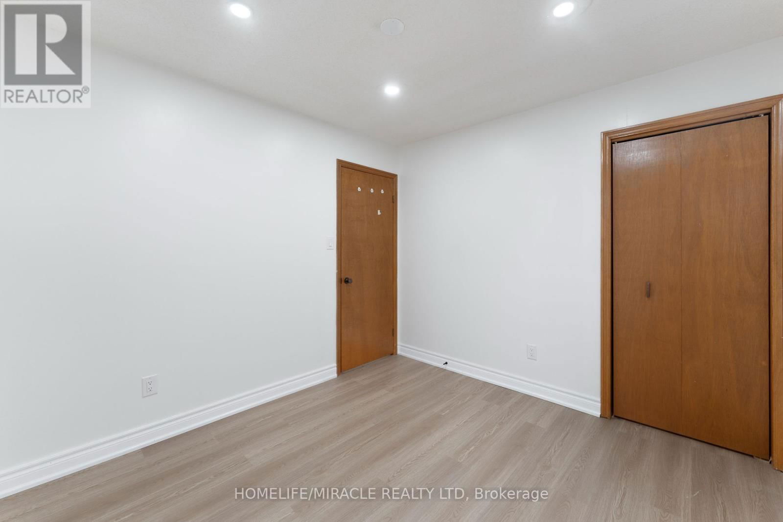4 GREENDOWNS DRIVE Image 22