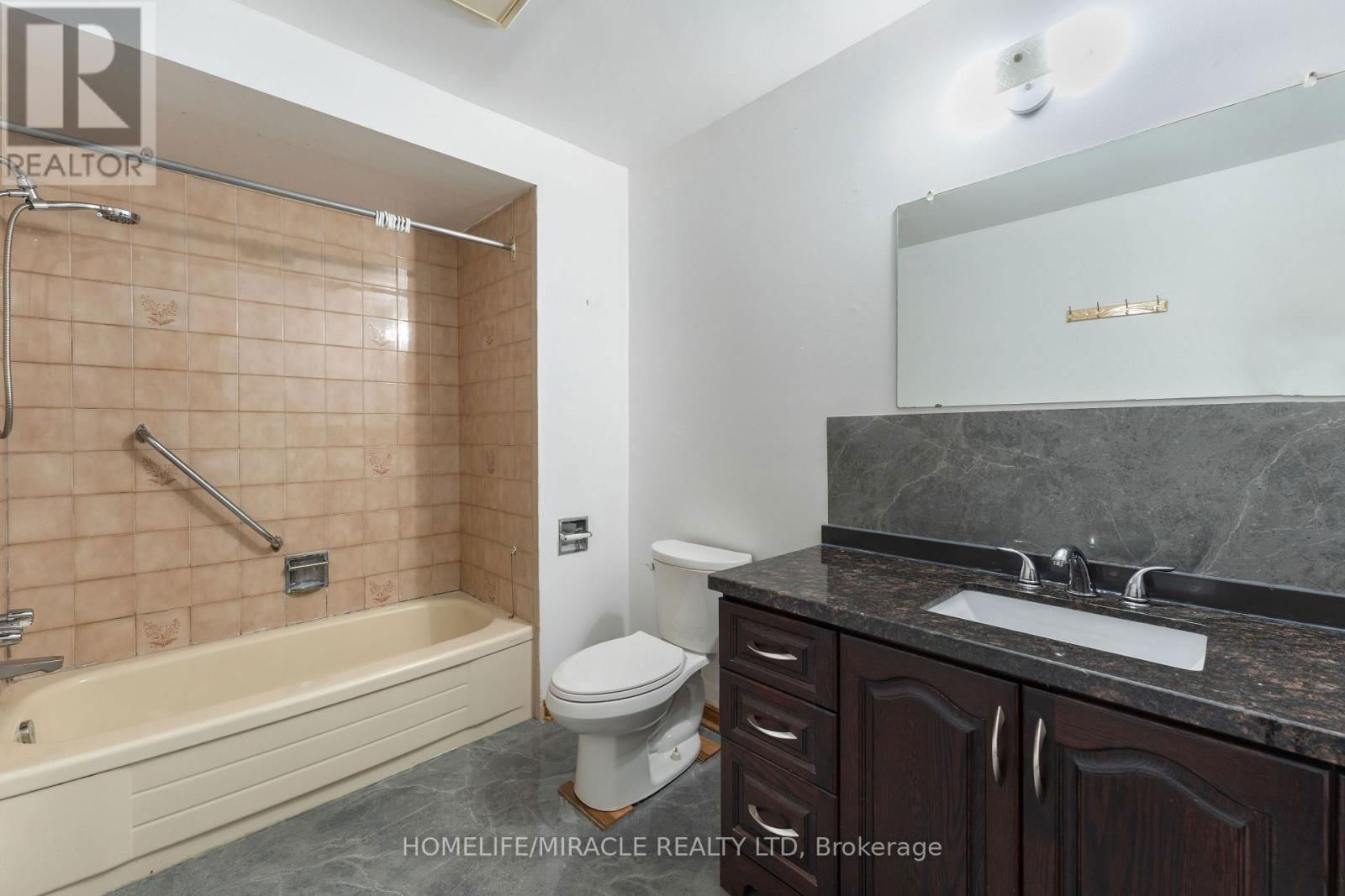 4 GREENDOWNS DRIVE Image 30