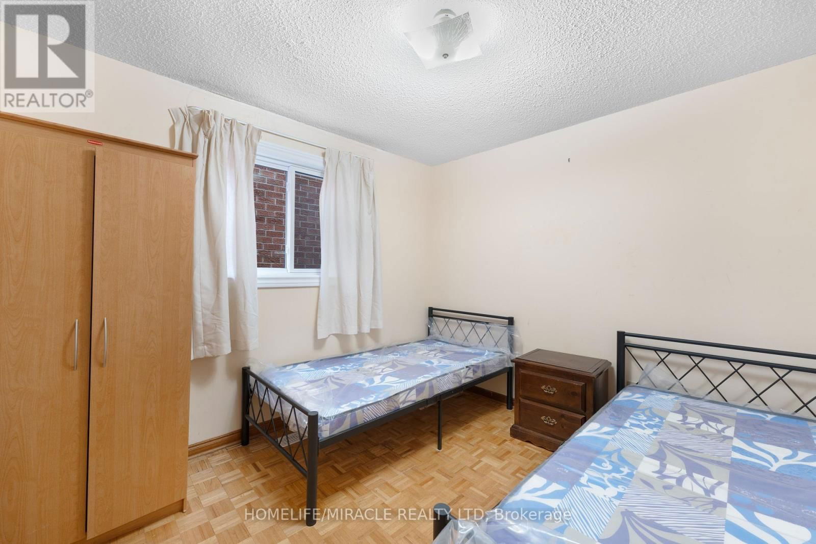 4 GREENDOWNS DRIVE Image 31