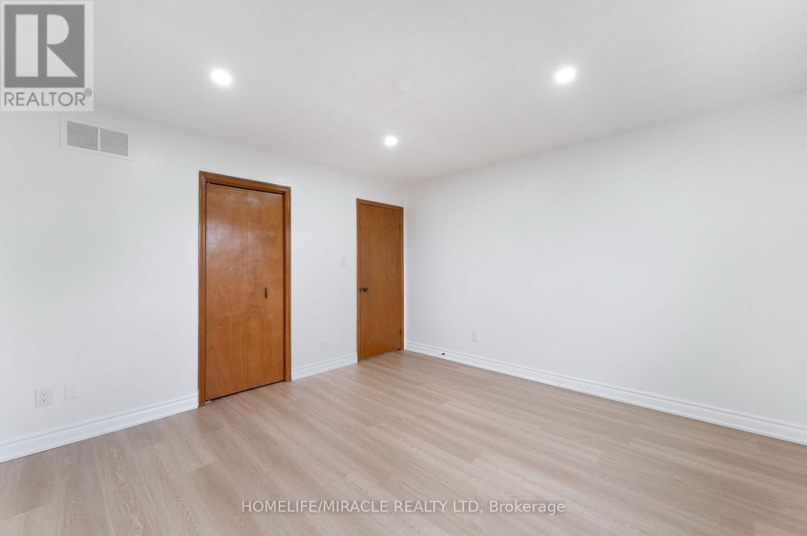4 GREENDOWNS DRIVE Image 35