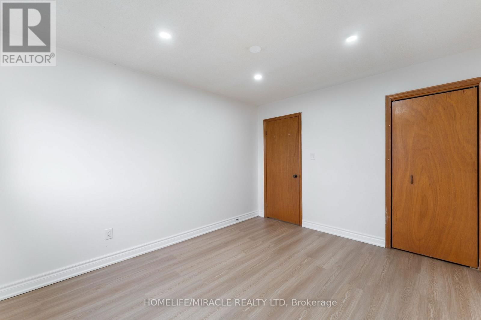 4 GREENDOWNS DRIVE Image 36