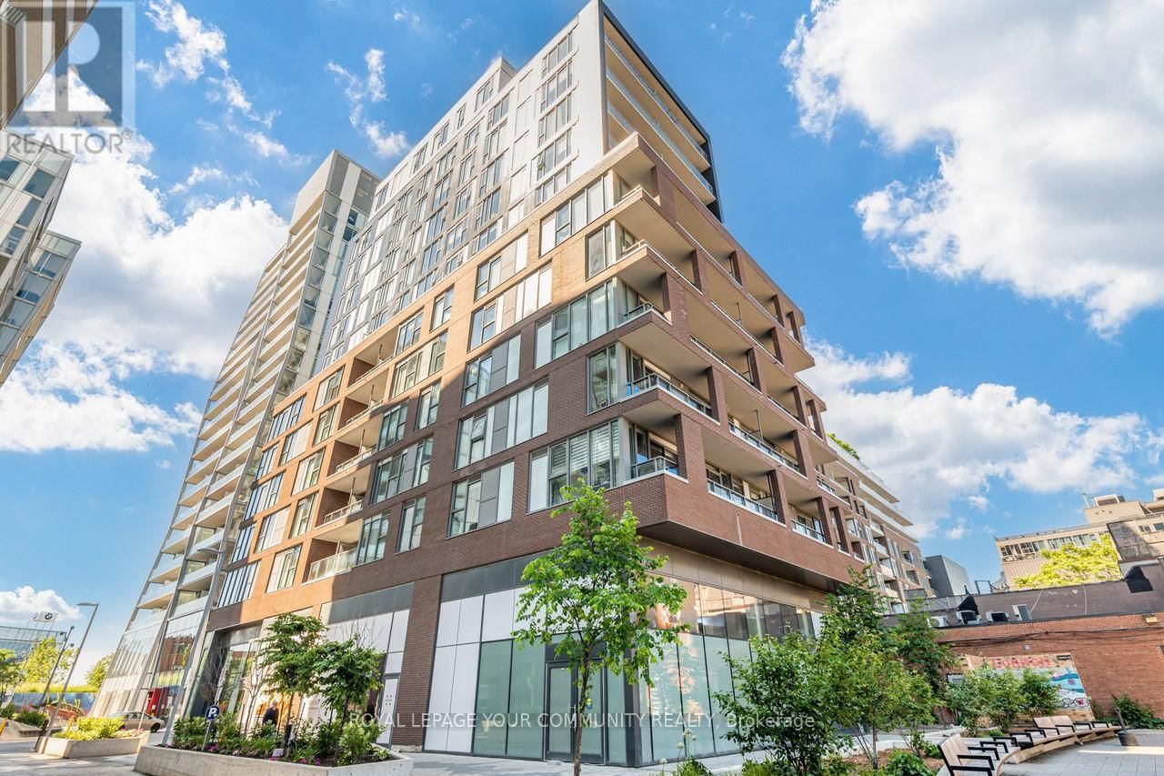 415 - 30 BASEBALL PLACE Image 1