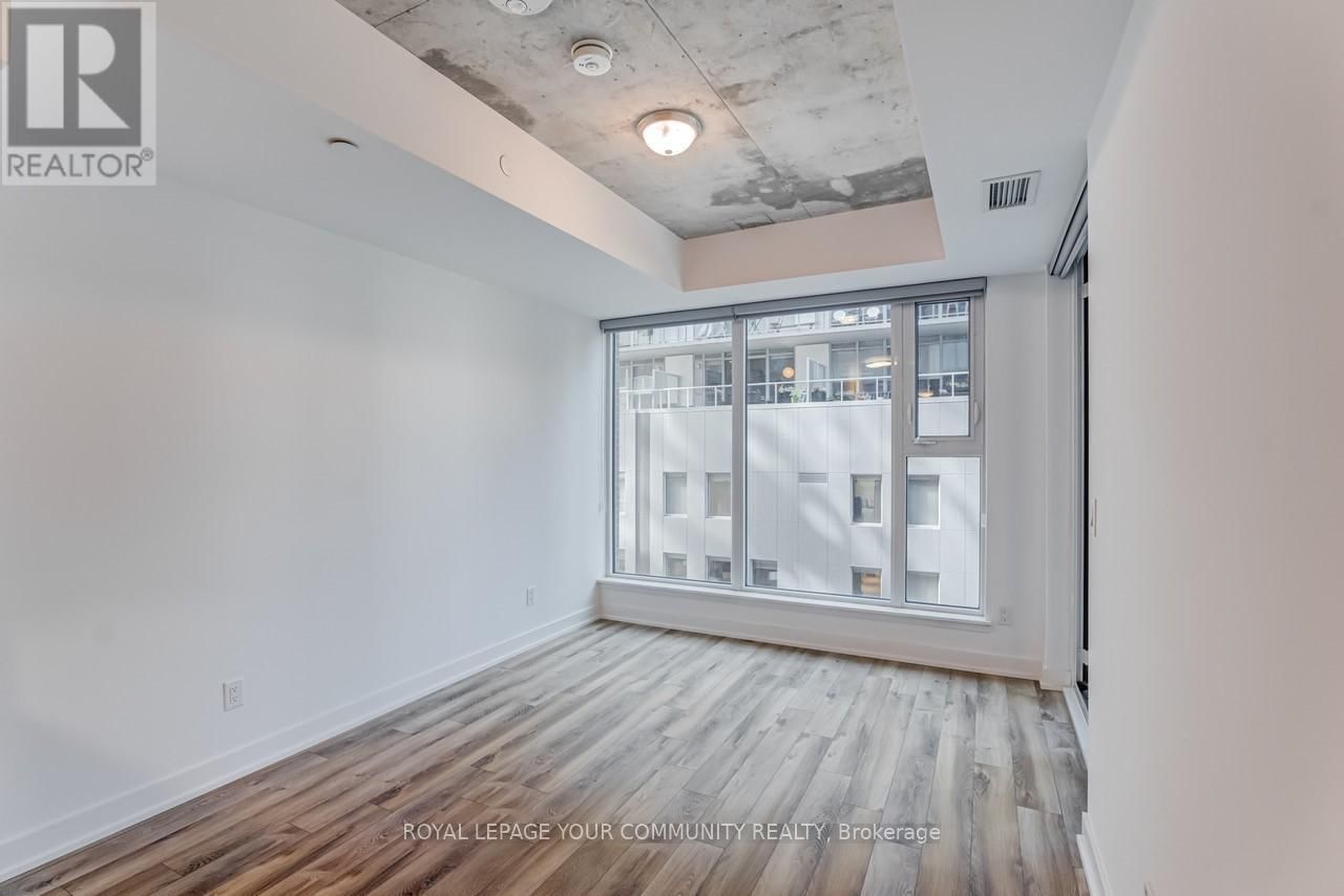 415 - 30 BASEBALL PLACE Image 6