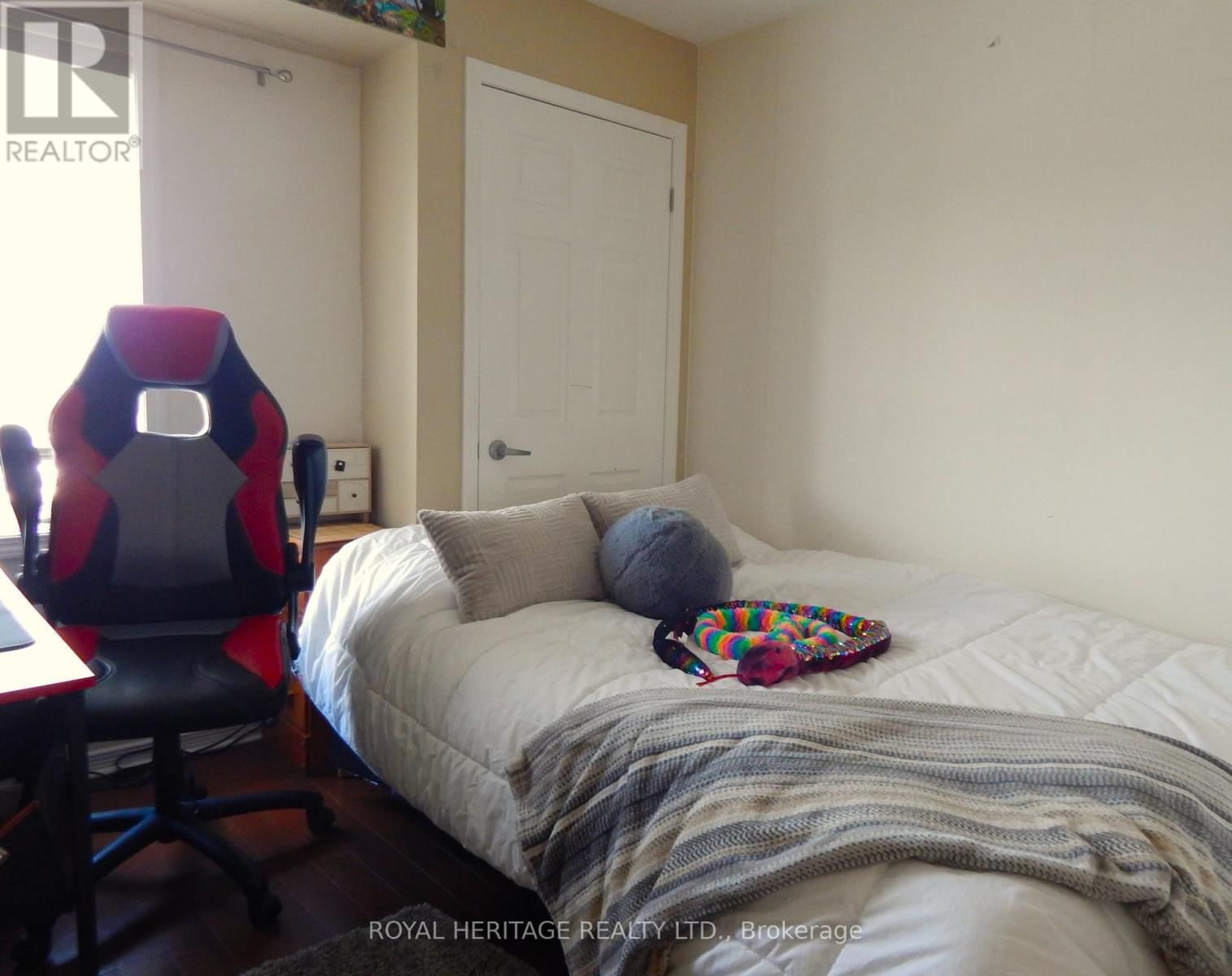 307 - 132 ASPEN SPRINGS DRIVE Image 8
