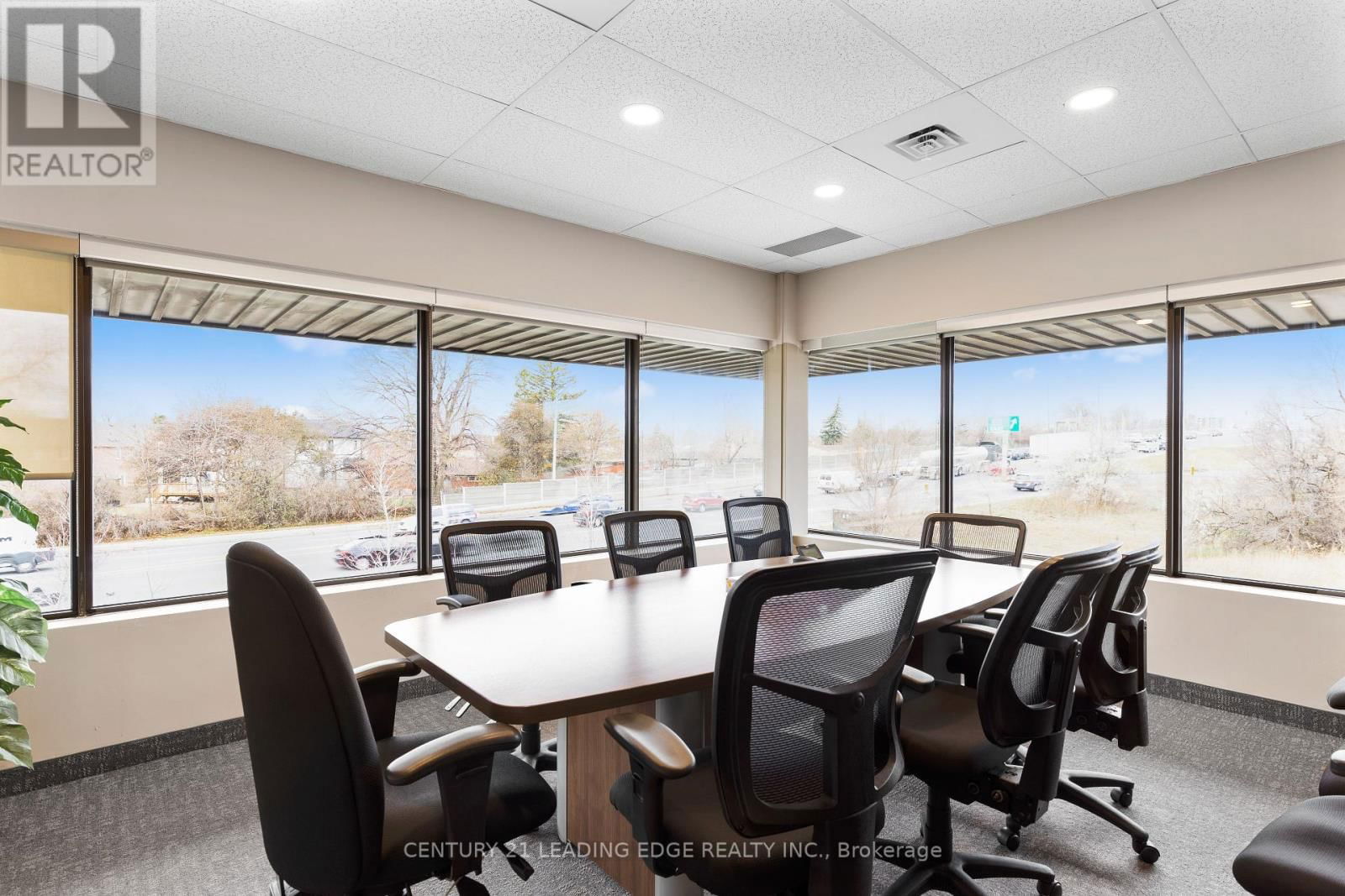 1645 WARDEN AVENUE Image 10