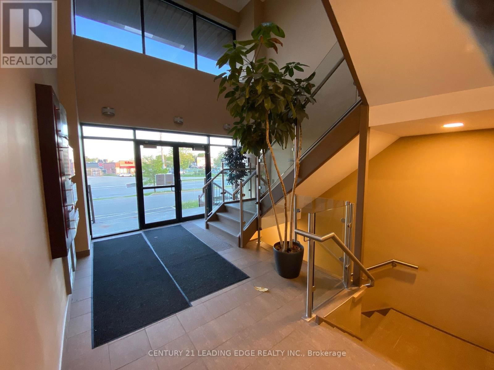 1645 WARDEN AVENUE Image 8