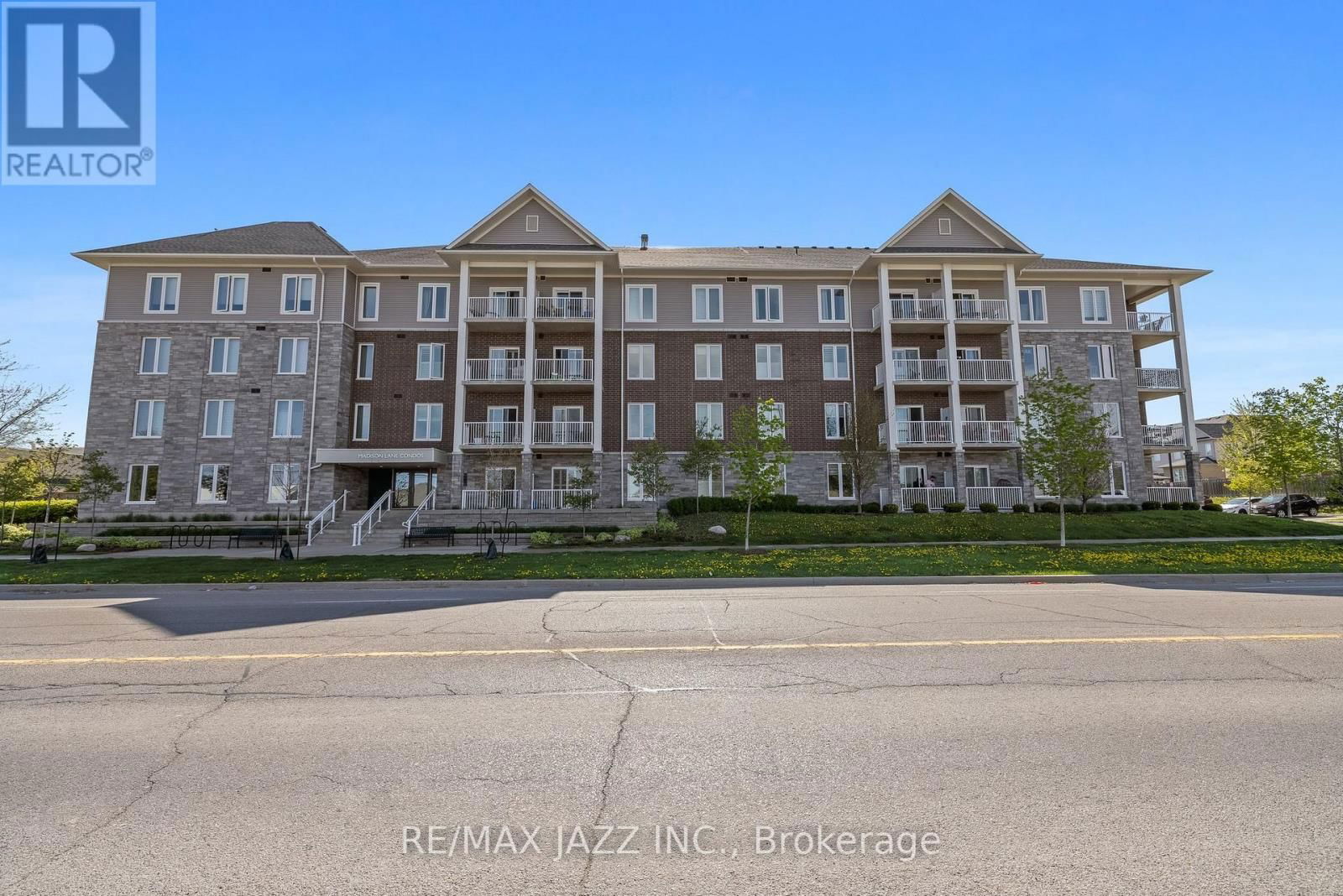 316 - 290 LIBERTY STREET NORTH Image 1