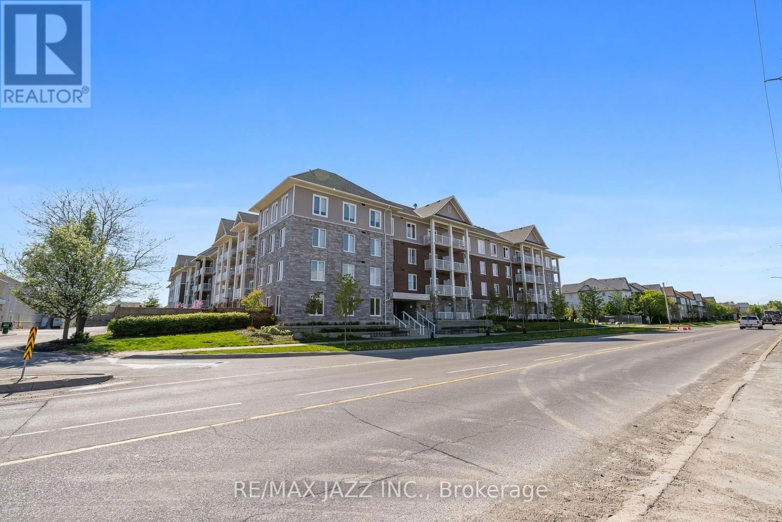 316 - 290 LIBERTY STREET NORTH Image 2