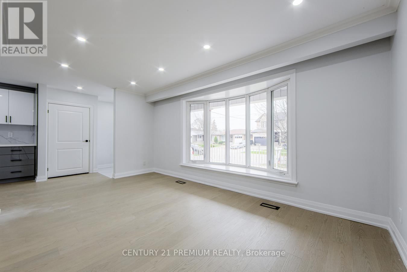 70 MORAINE HILL DRIVE Image 10