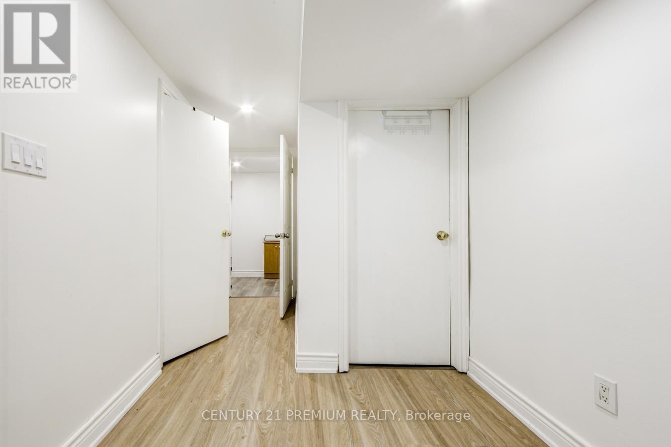 70 MORAINE HILL DRIVE Image 36