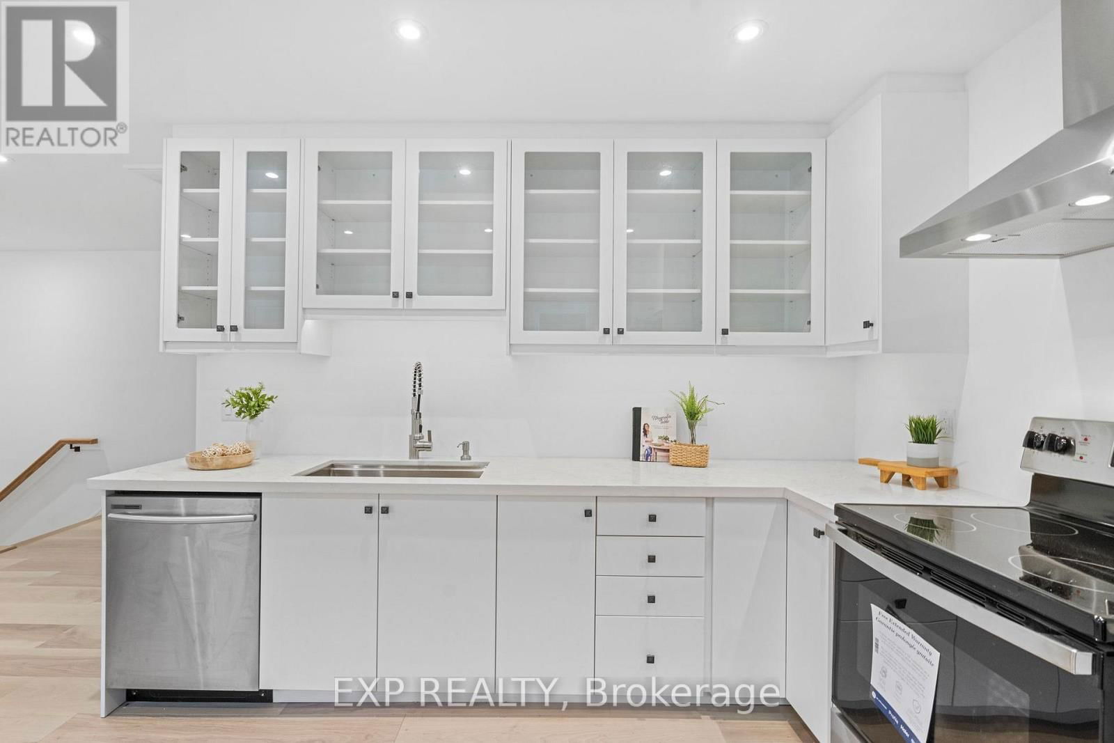 26 GLEN MANOR DRIVE Image 12