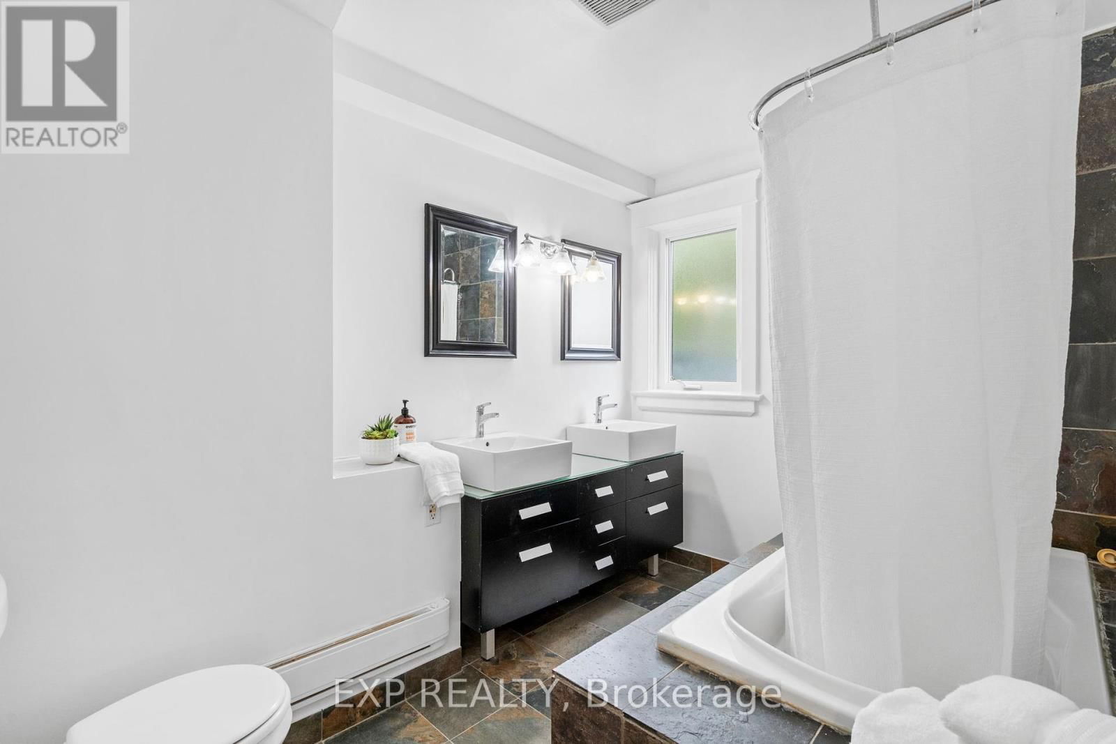 26 GLEN MANOR DRIVE Image 33