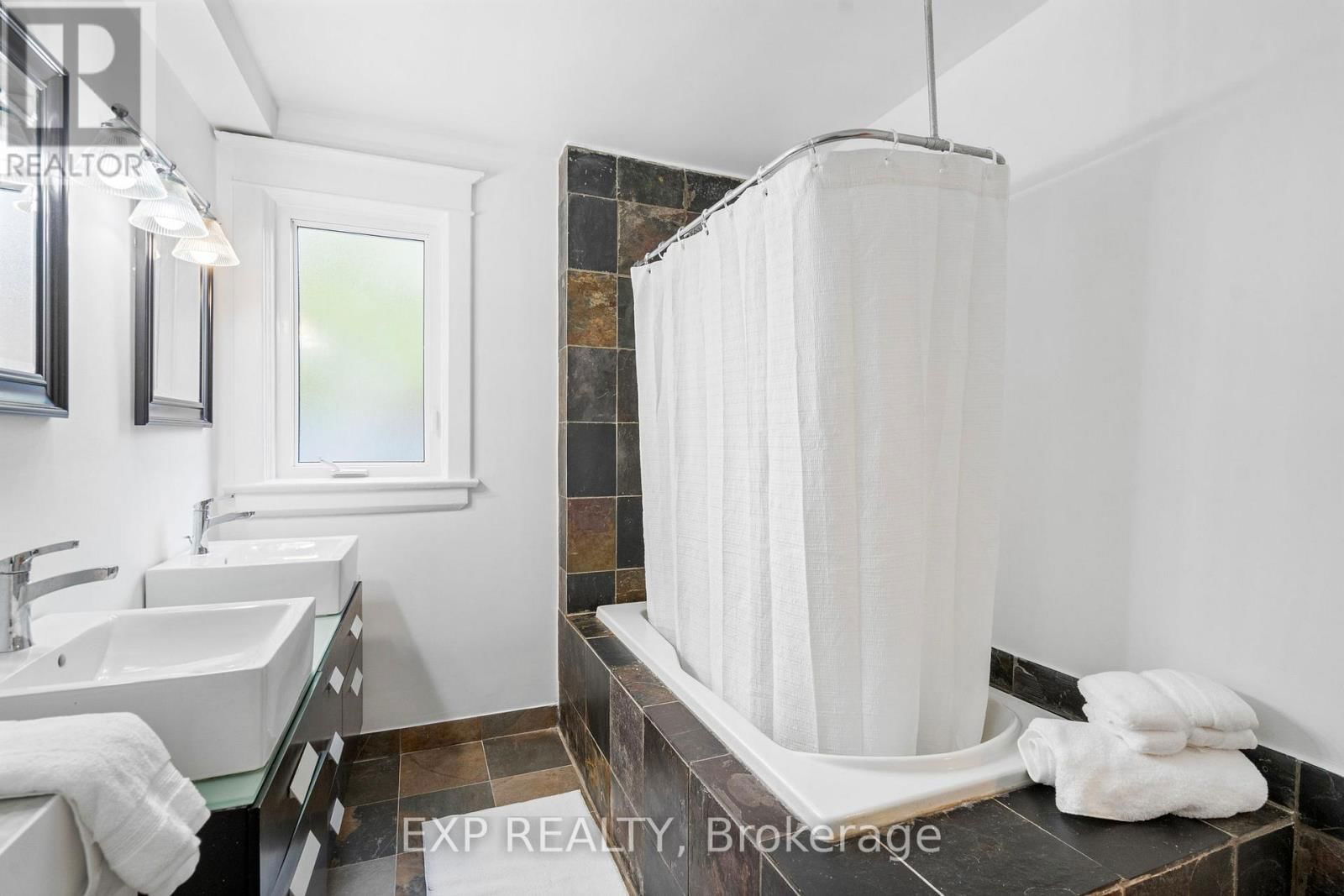 26 GLEN MANOR DRIVE Image 34