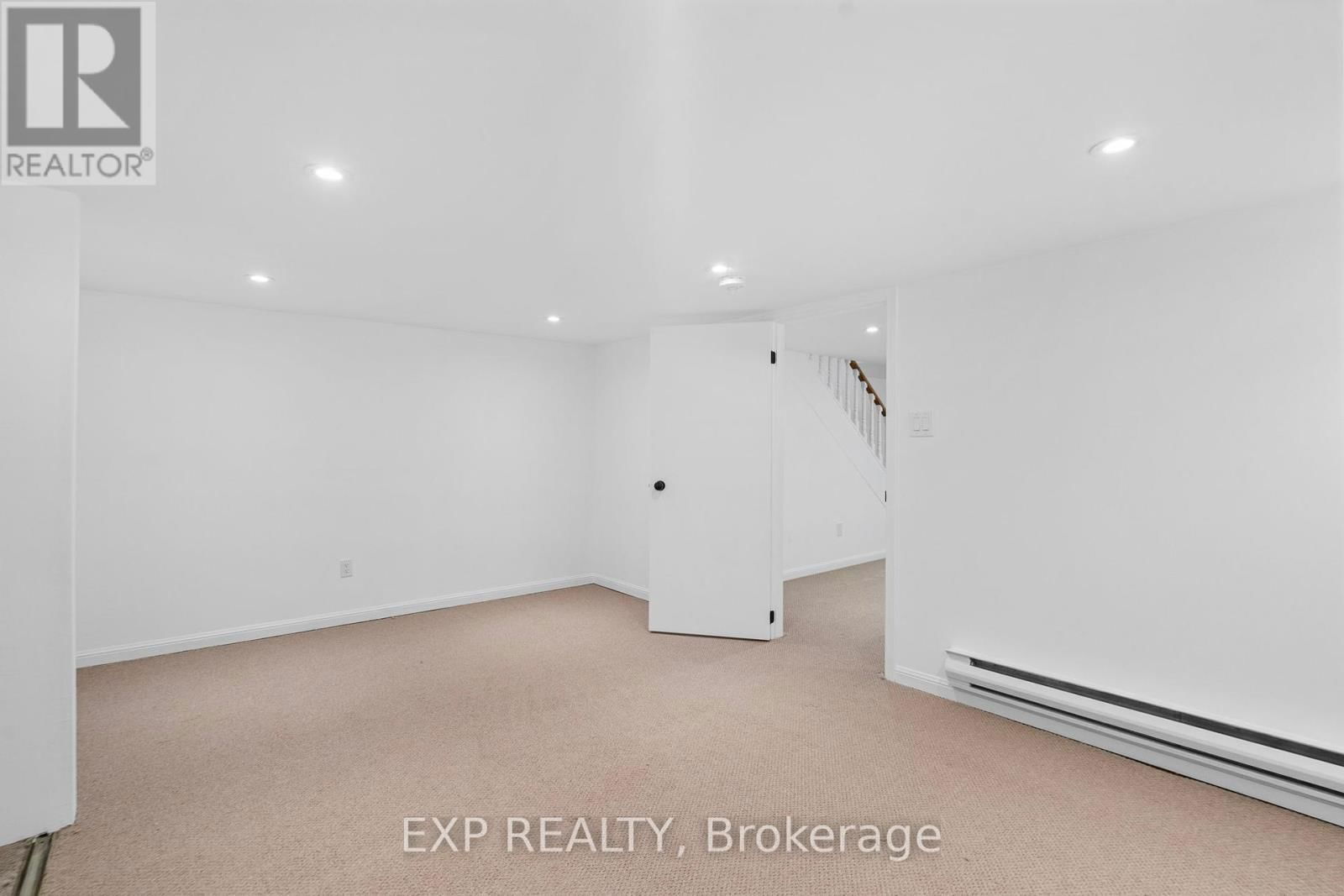 26 GLEN MANOR DRIVE Image 43