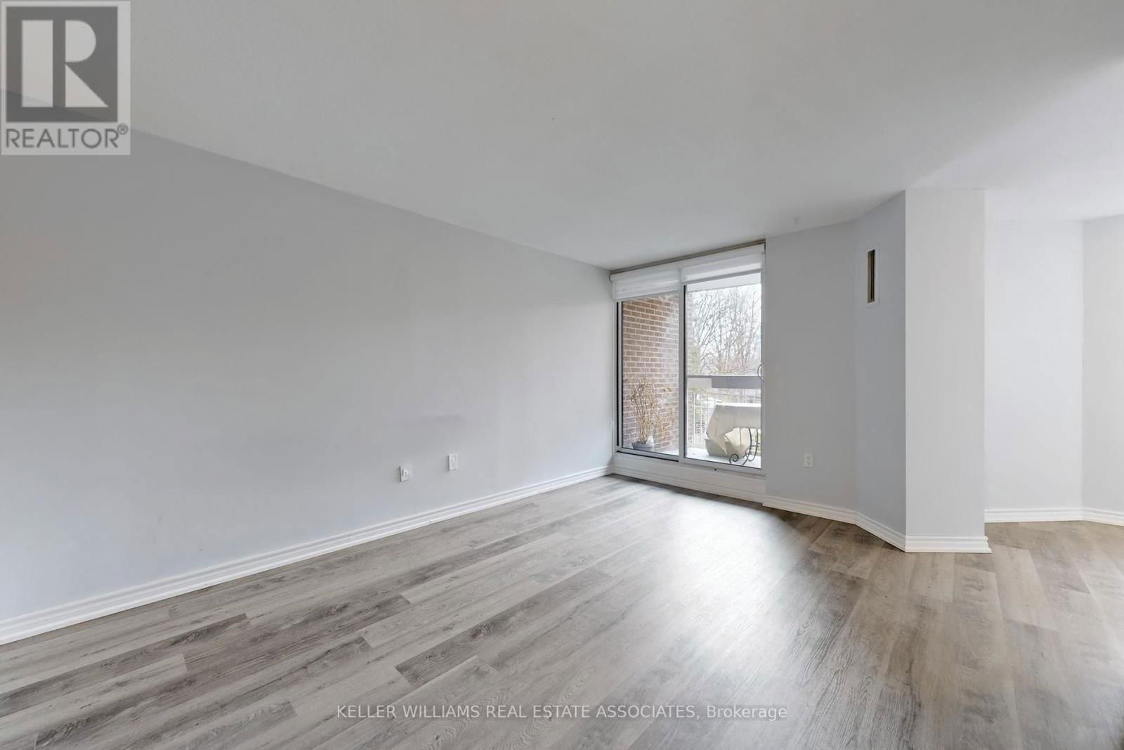 4064 LAWRENCE AVENUE EAST Image 2