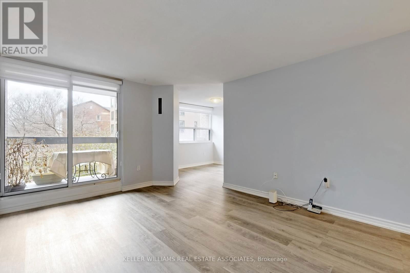 4064 LAWRENCE AVENUE EAST Image 3