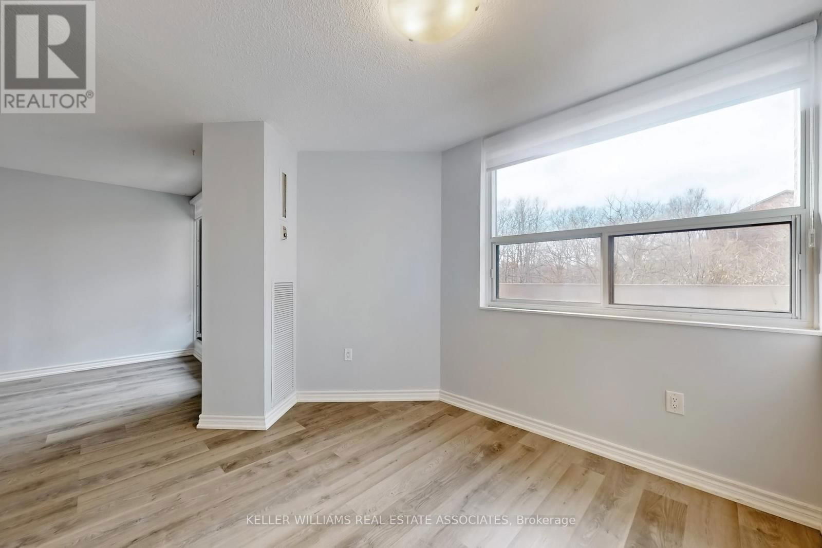 4064 LAWRENCE AVENUE EAST Image 8