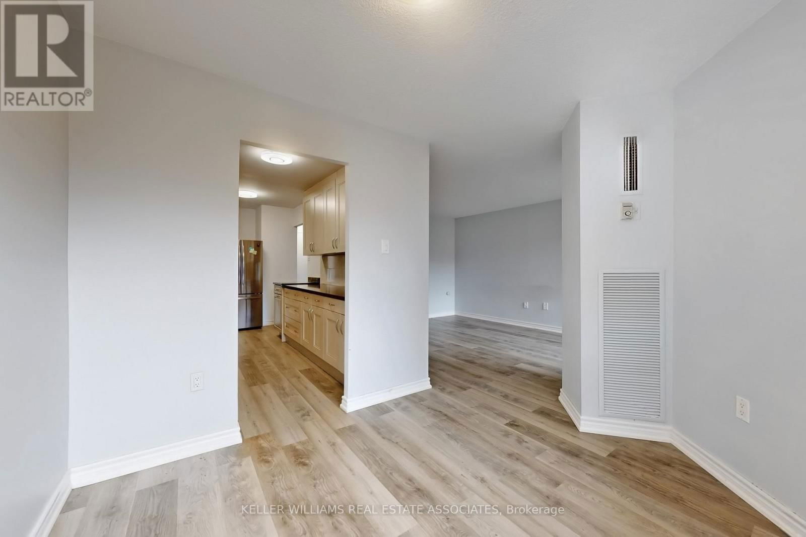 4064 LAWRENCE AVENUE EAST Image 9