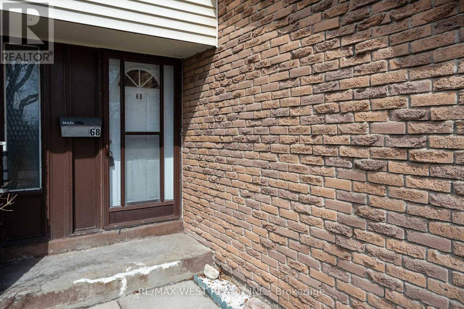 68 - 222 PEARSON STREET Image 3