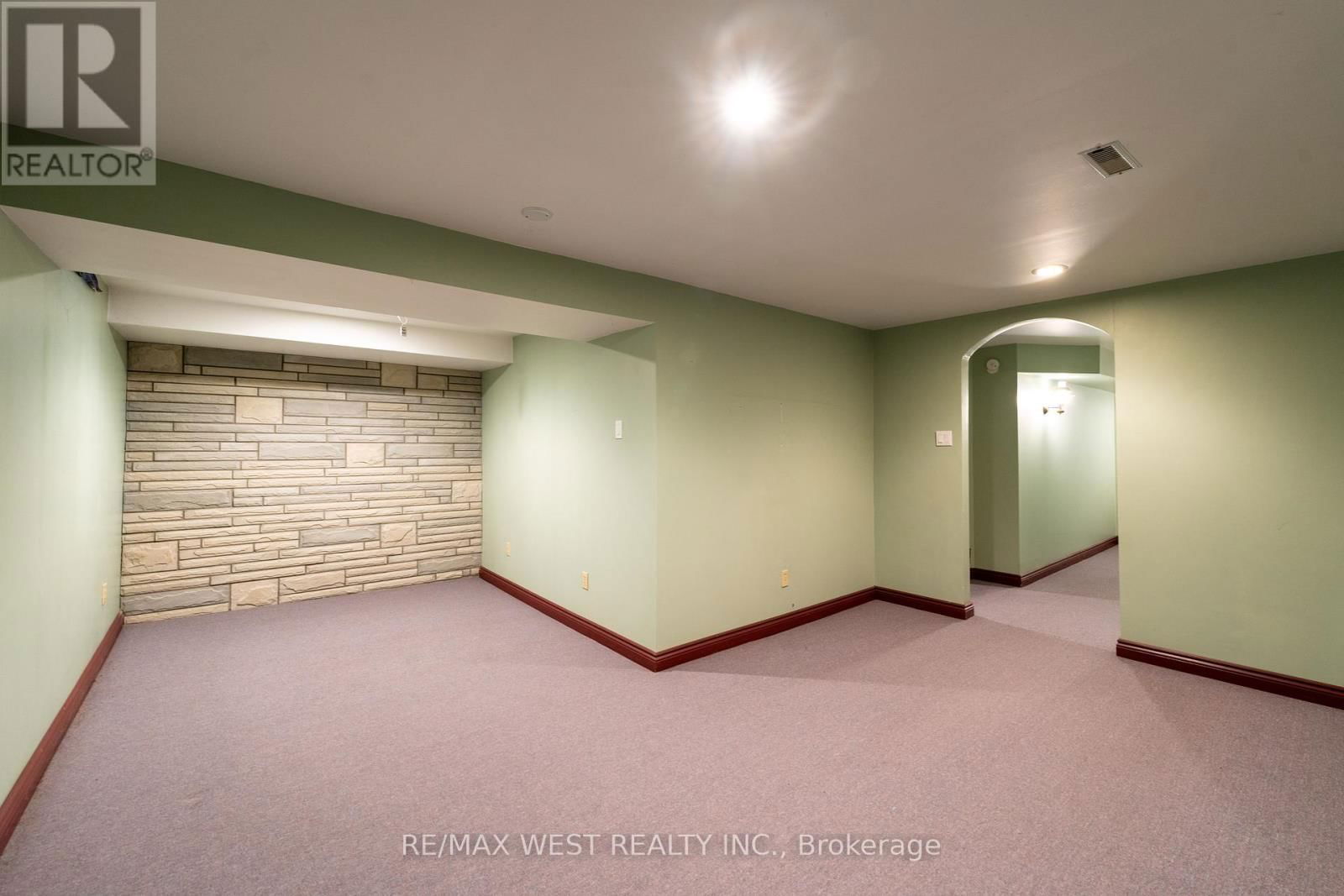 68 - 222 PEARSON STREET Image 32